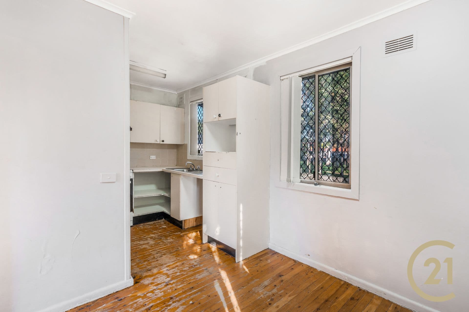 12 Lomani Street, Busby, NSW, 2168, Busby - Thumbnail 4