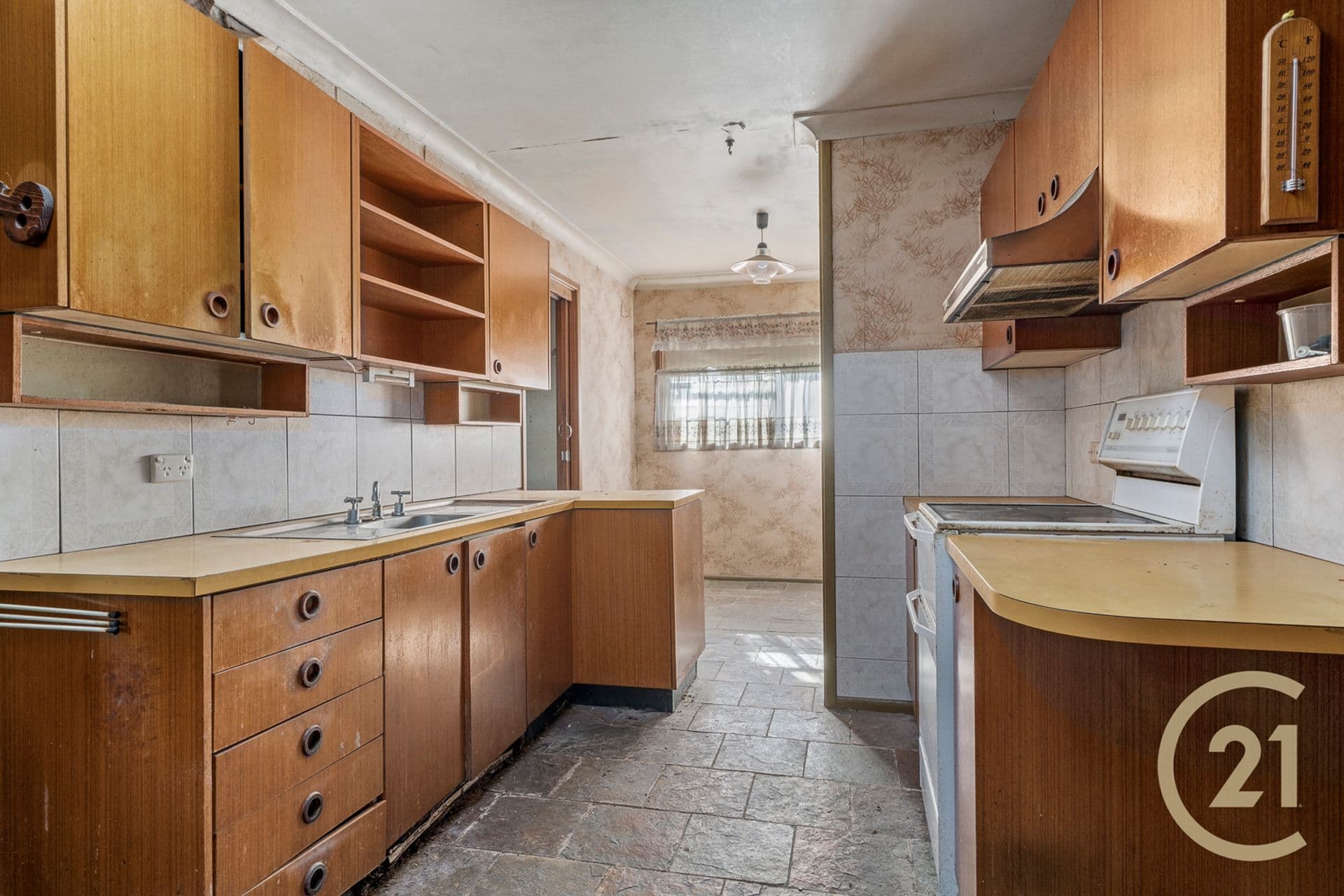 100 Heckenberg Avenue, Sadleir, NSW, 2168, Heckenberg - Thumbnail 2