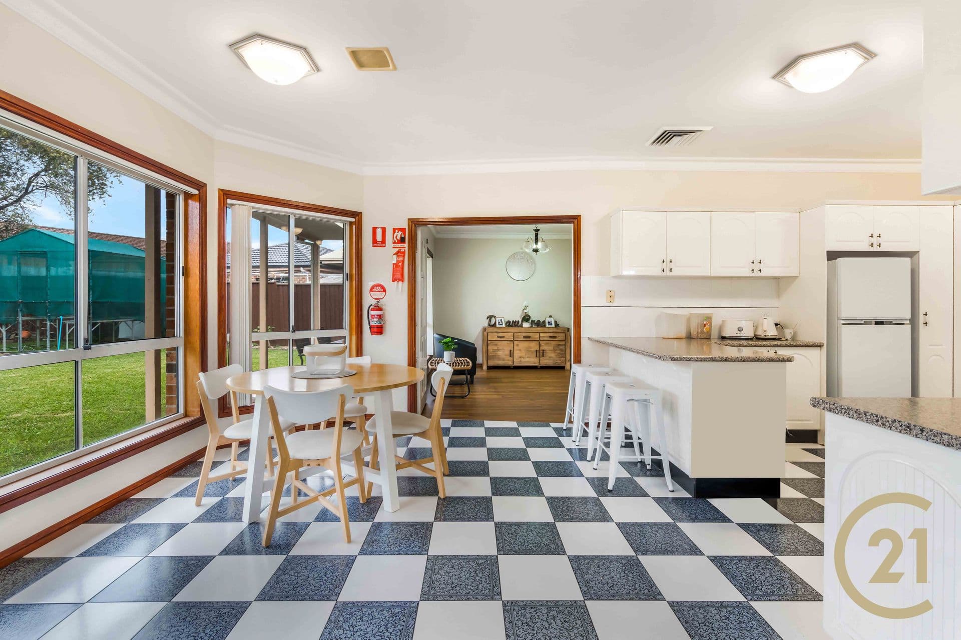 20 Ingham Drive, Casula, NSW, 2170, Casula - Thumbnail 6