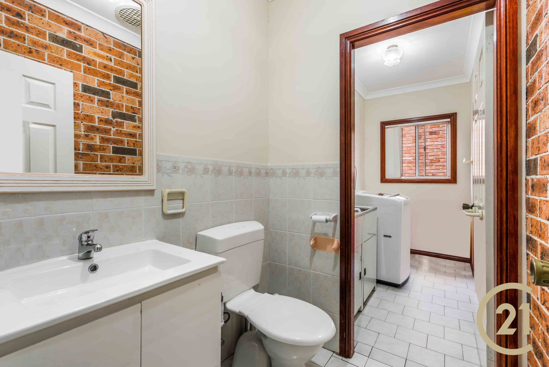 20 Ingham Drive, Casula, NSW, 2170, Casula - Thumbnail 8