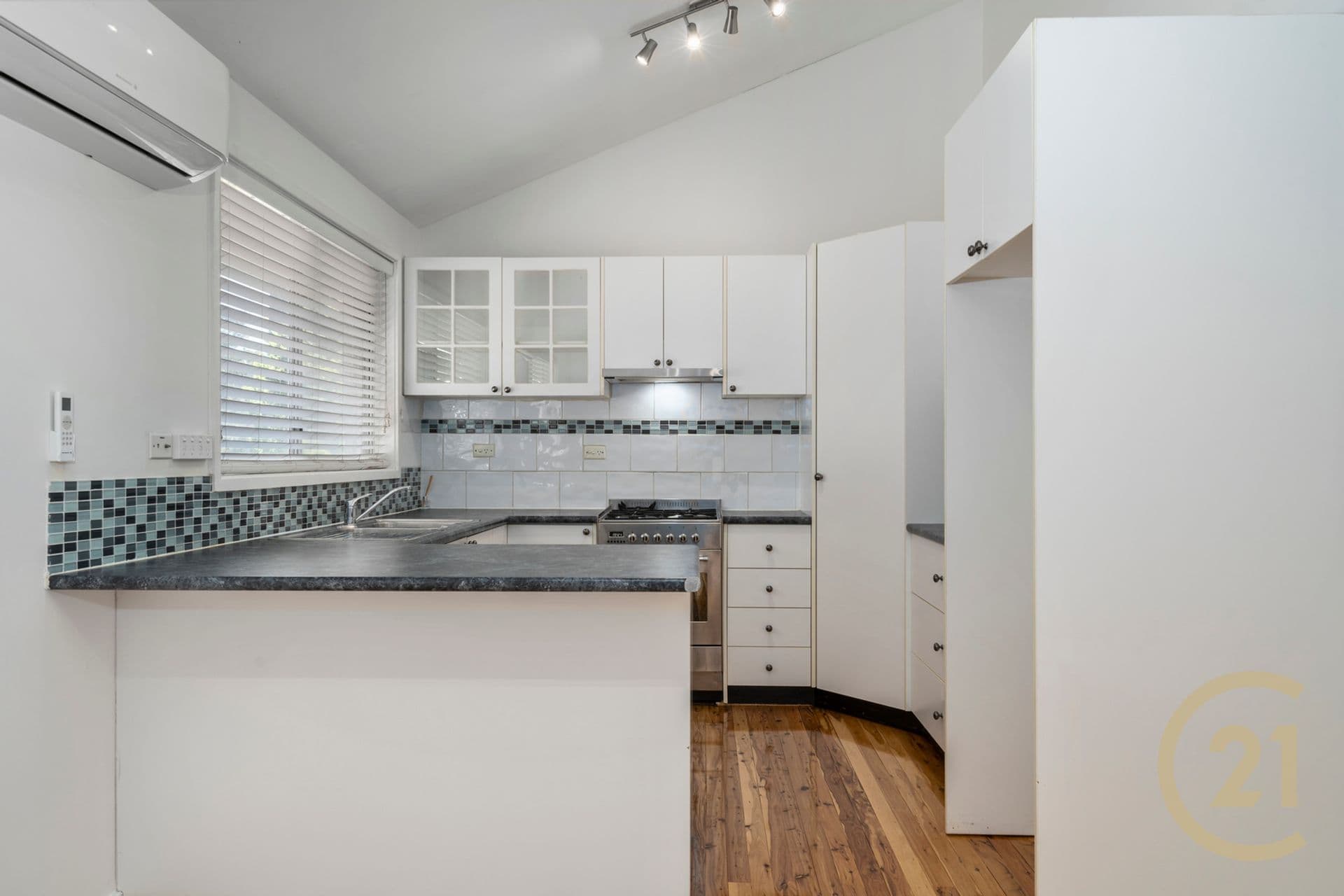 42 Grevillea Crescent, Prestons, NSW, 2170, Prestons - Thumbnail 5