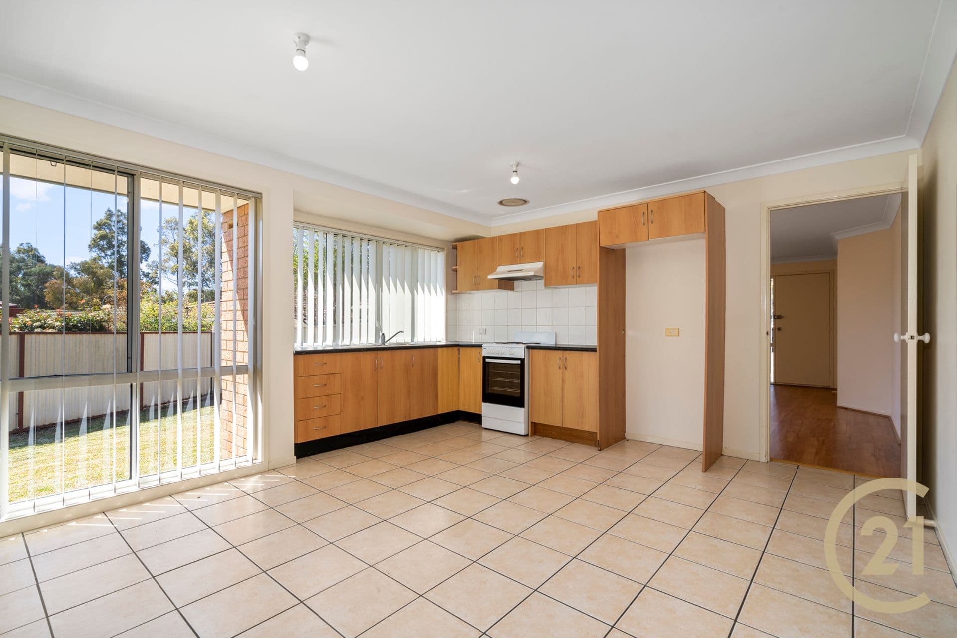 10 Naretha Lane, Green Valley, NSW, 2168, Green Valley - Thumbnail 4