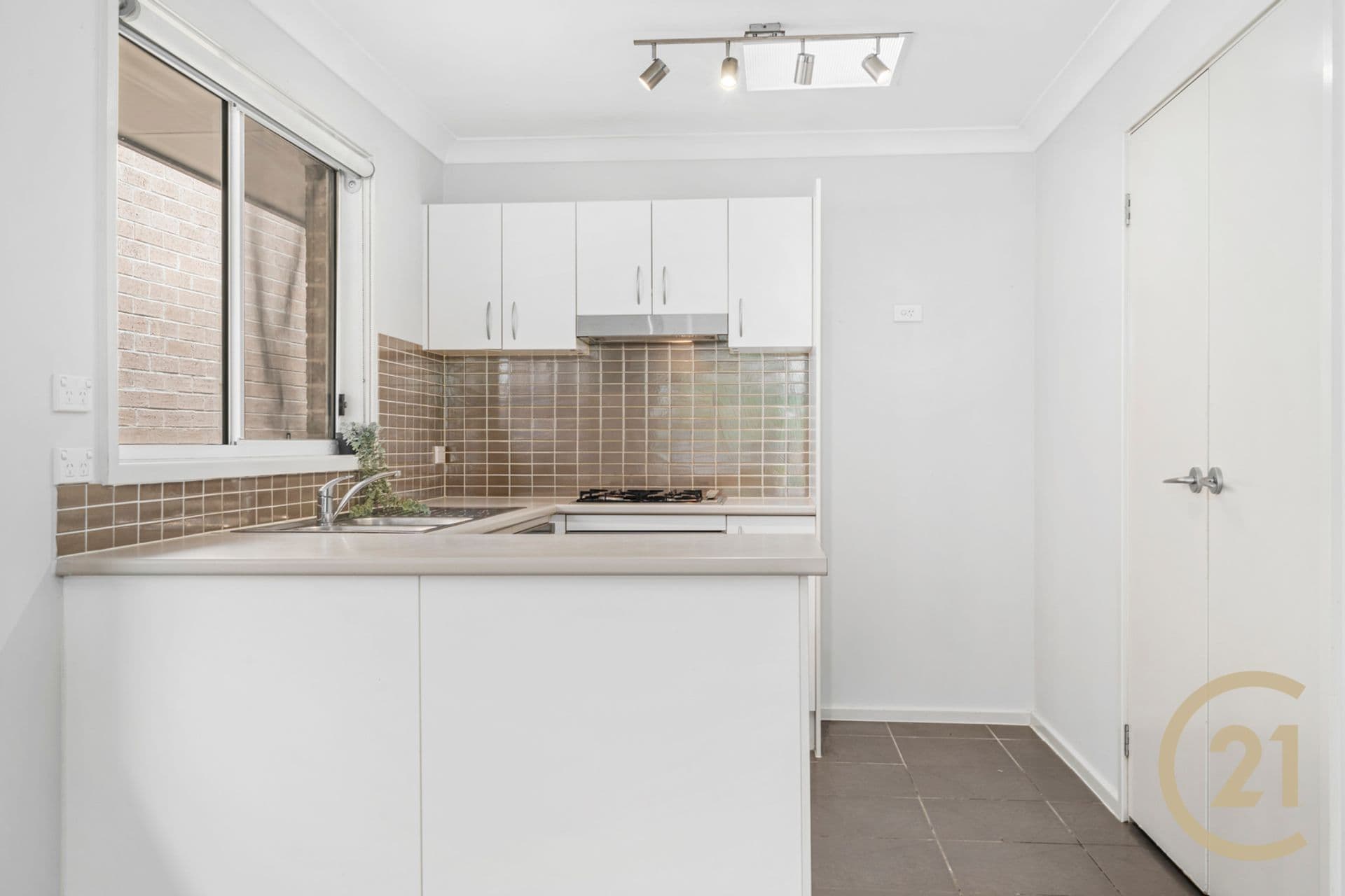 42 Carlton Road, Campbelltown, NSW, 2560, Campbelltown - Thumbnail 3