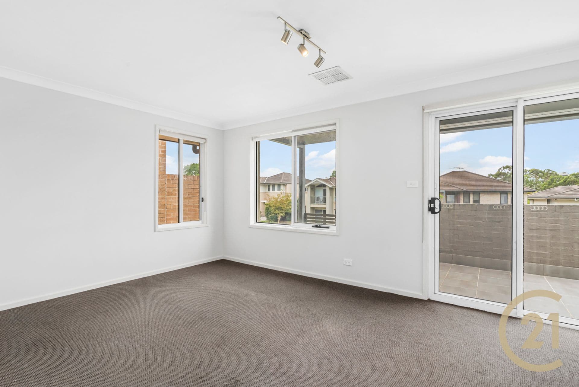 42 Carlton Road, Campbelltown, NSW, 2560, Campbelltown - Thumbnail 4