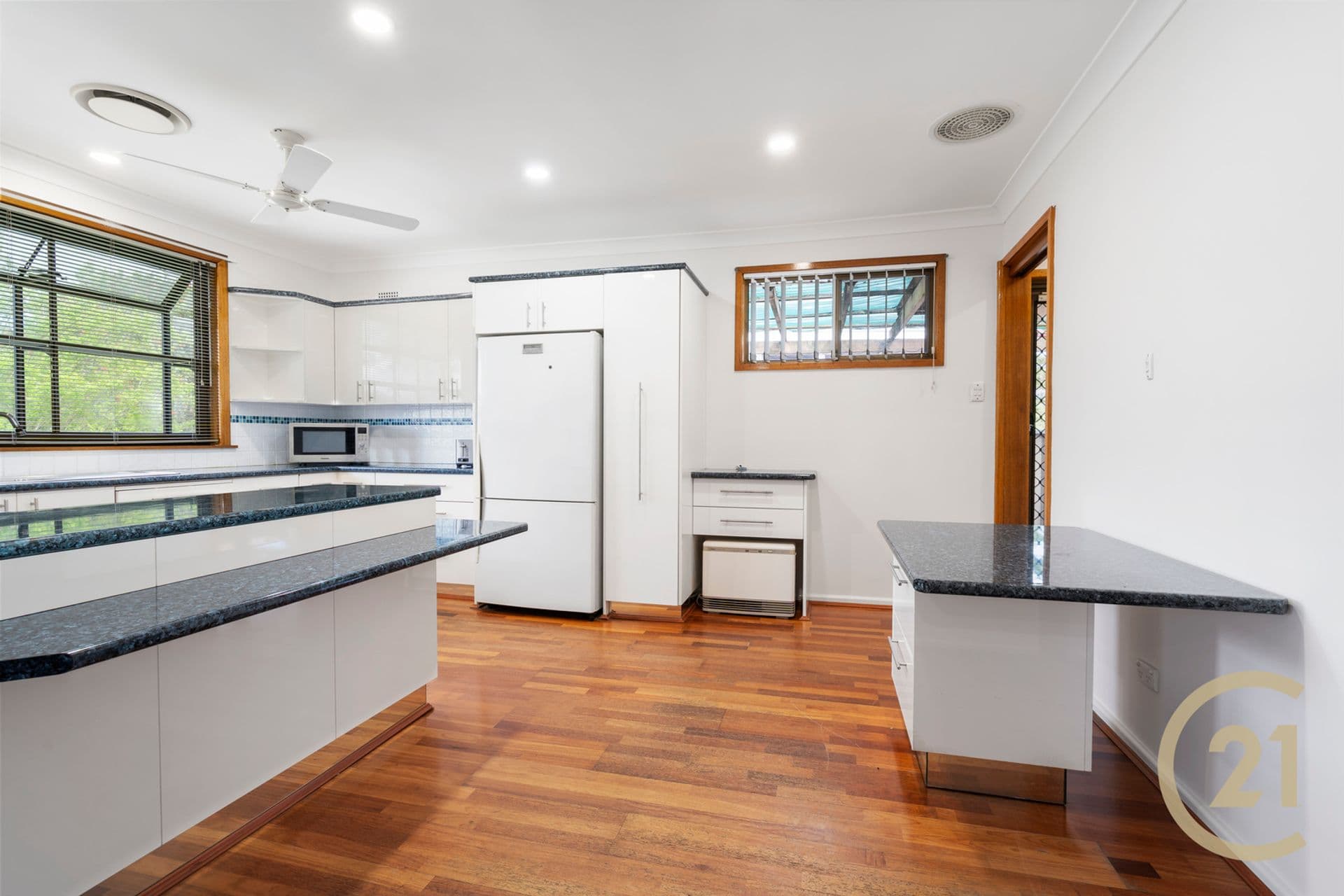 33 Gabo Crescent, Sadleir, NSW, 2168, Sadleir - Thumbnail 2