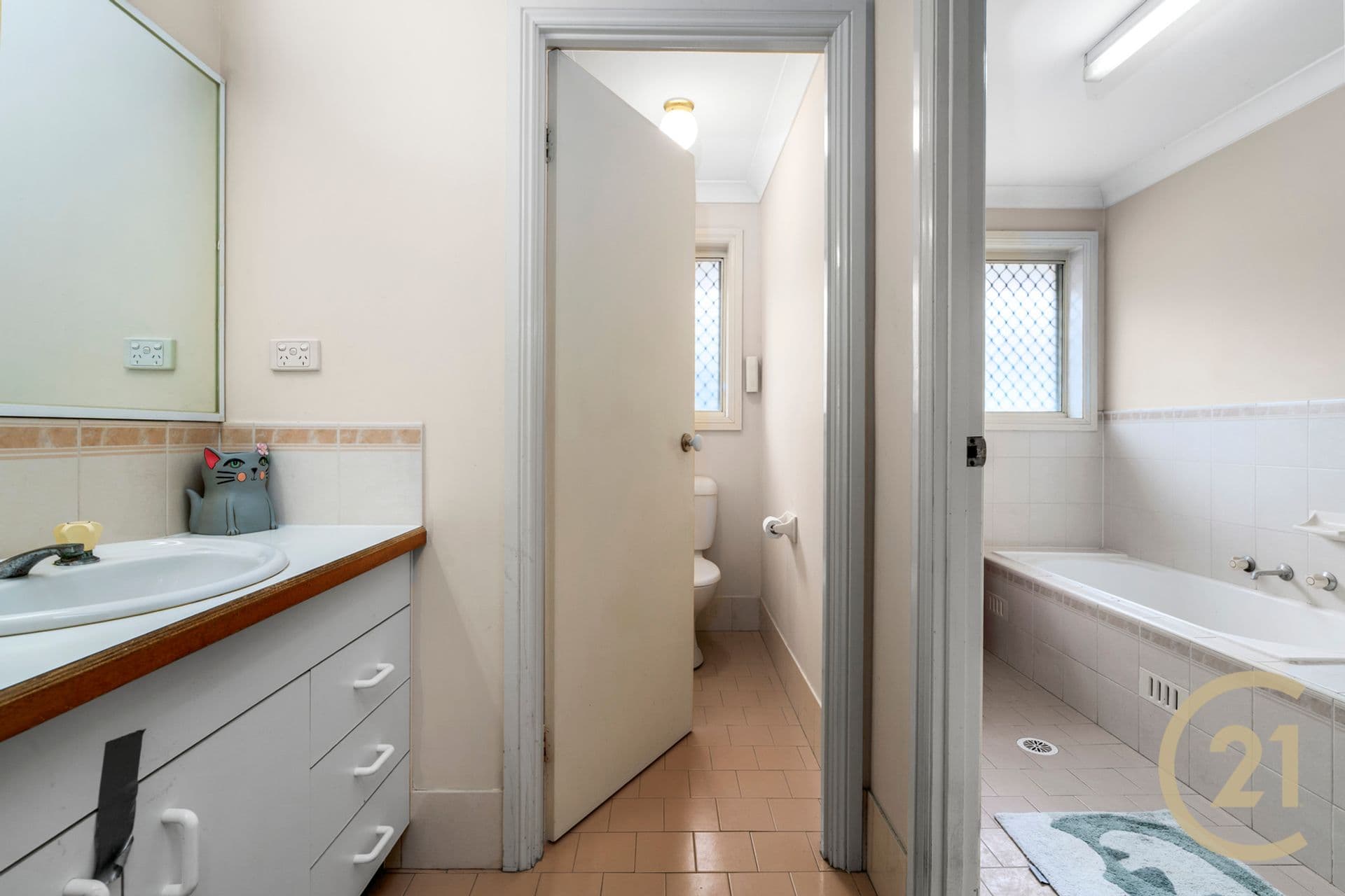 13 And 13A Warrego Court, Wattle Grove, NSW, 2173, Wattle Grove - Thumbnail 7