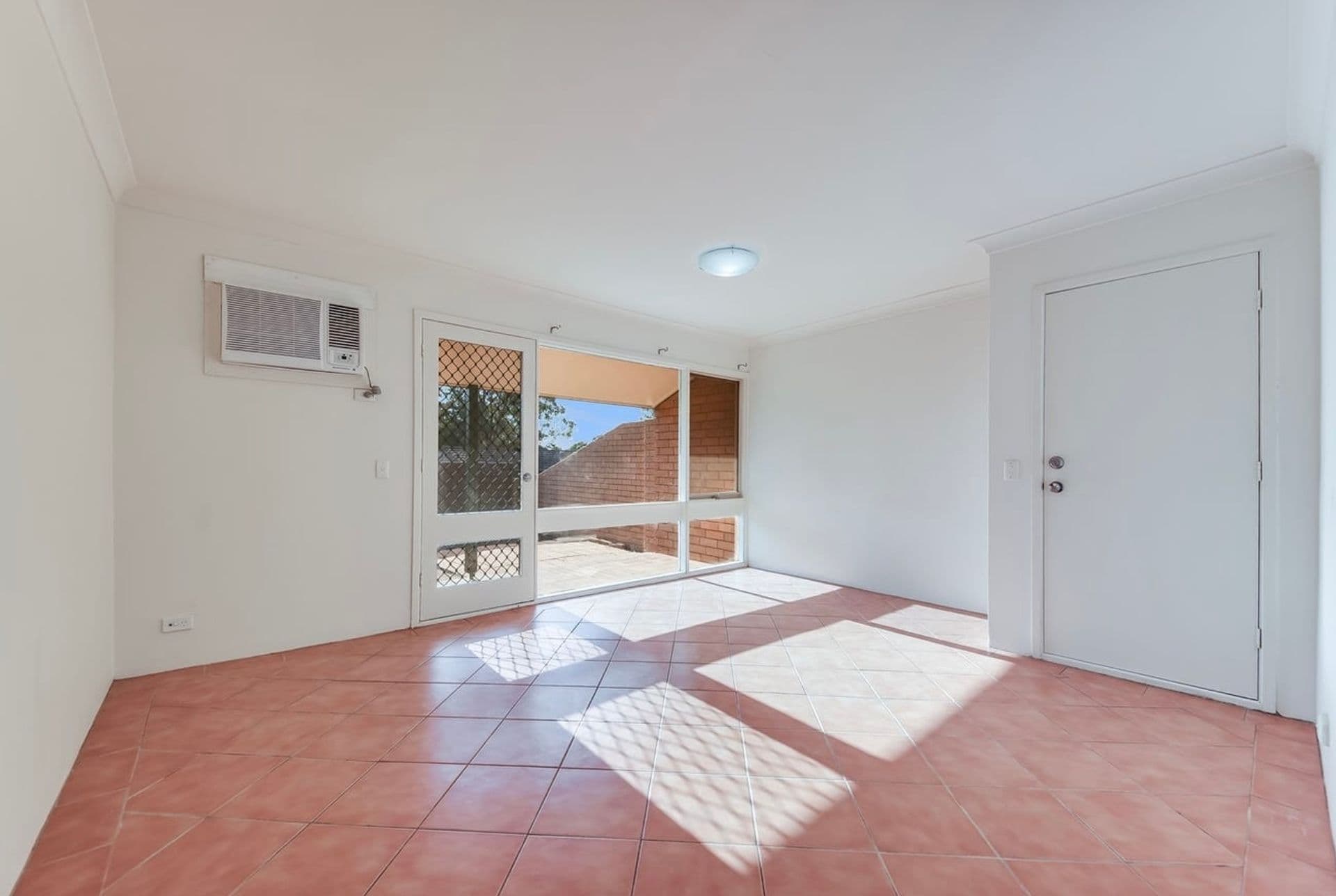 4/1 Throsby Way, Ambarvale, NSW, 2560, Ambarvale - Image 1
