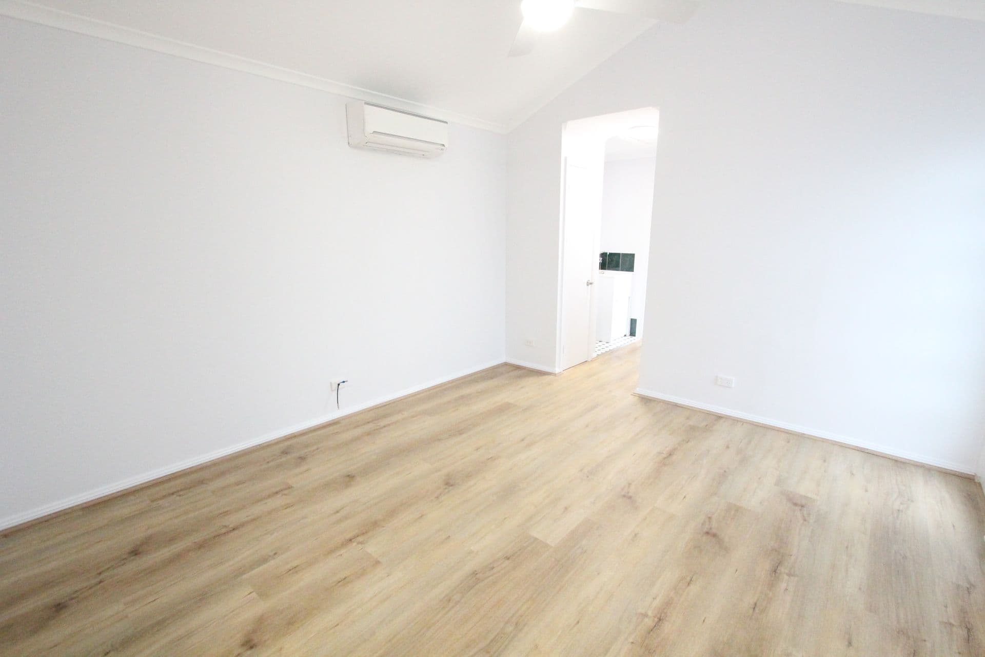 Shop 19-22/297-327 Macquarie Street, Liverpool, NSW, 2170, Warwick Farm - Thumbnail 3