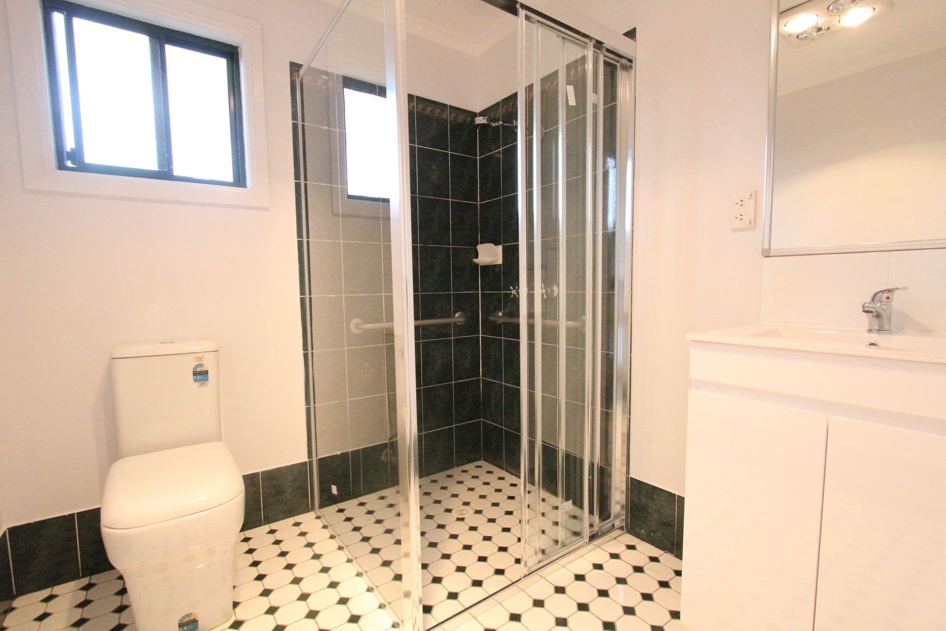 Shop 19-22/297-327 Macquarie Street, Liverpool, NSW, 2170, Warwick Farm - Thumbnail 4