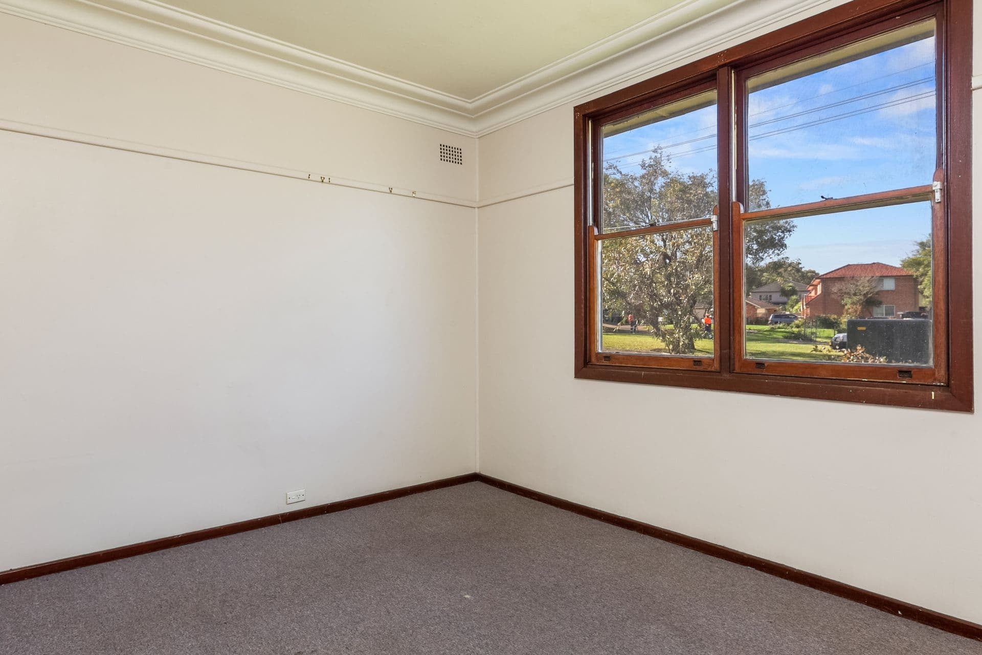 11 Woonah Street, Miranda, NSW, 2228, Miranda - Thumbnail 2