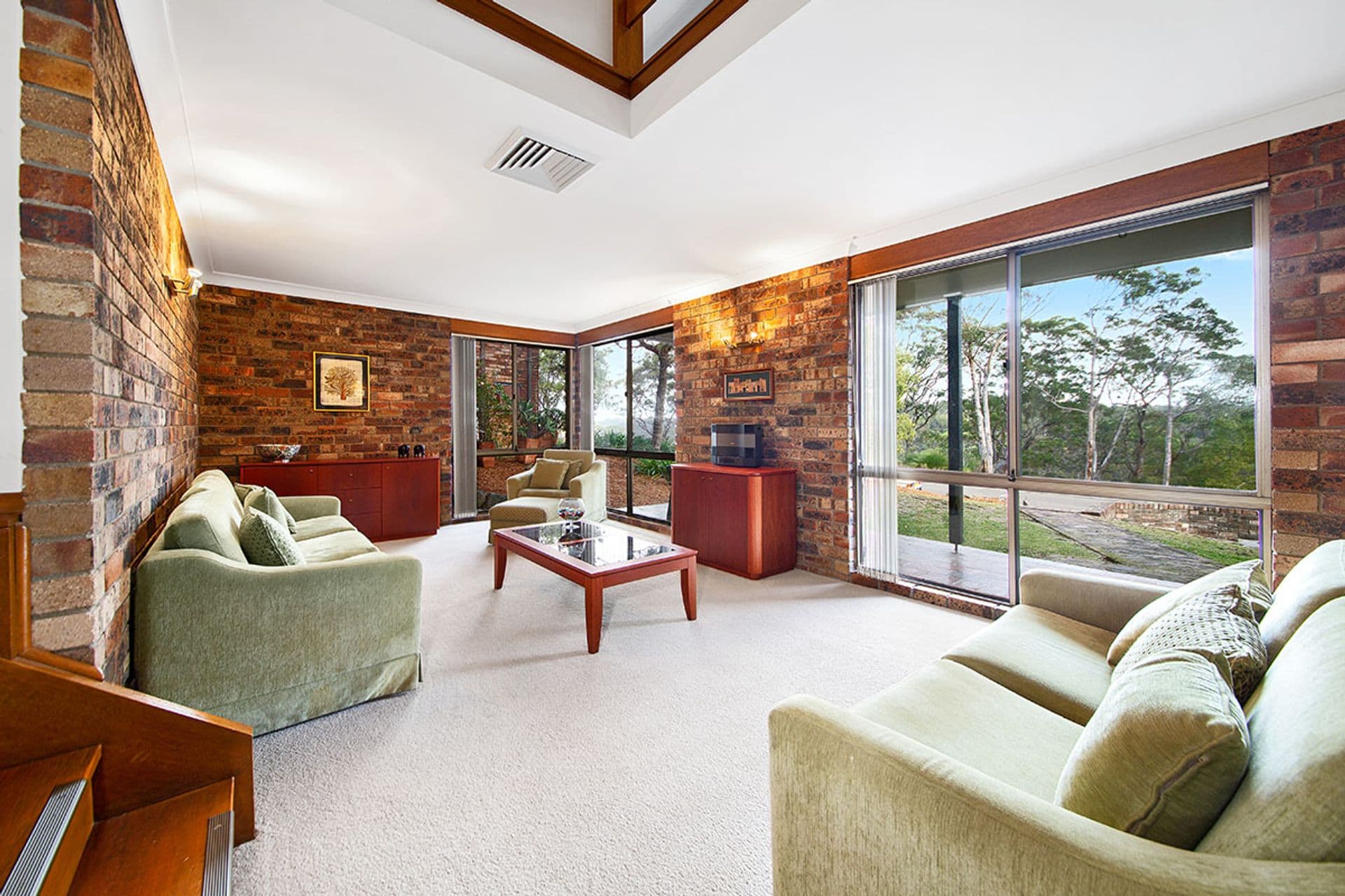 33  Redman Avenue, Illawong, NSW, 2234, Illawong - Thumbnail 6