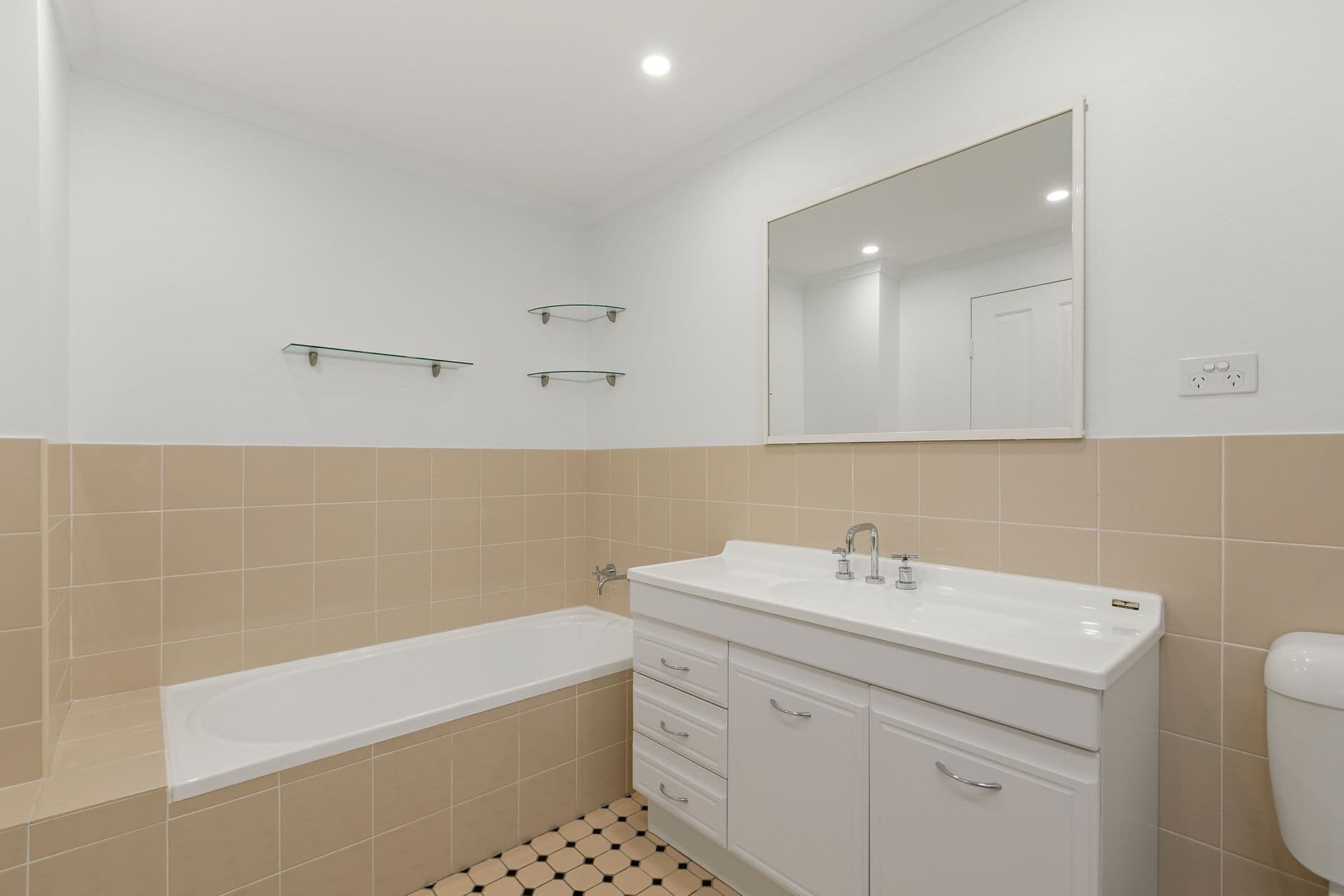 9/82-90 Allison Crescent, Menai, NSW, 2234, Menai - Thumbnail 3