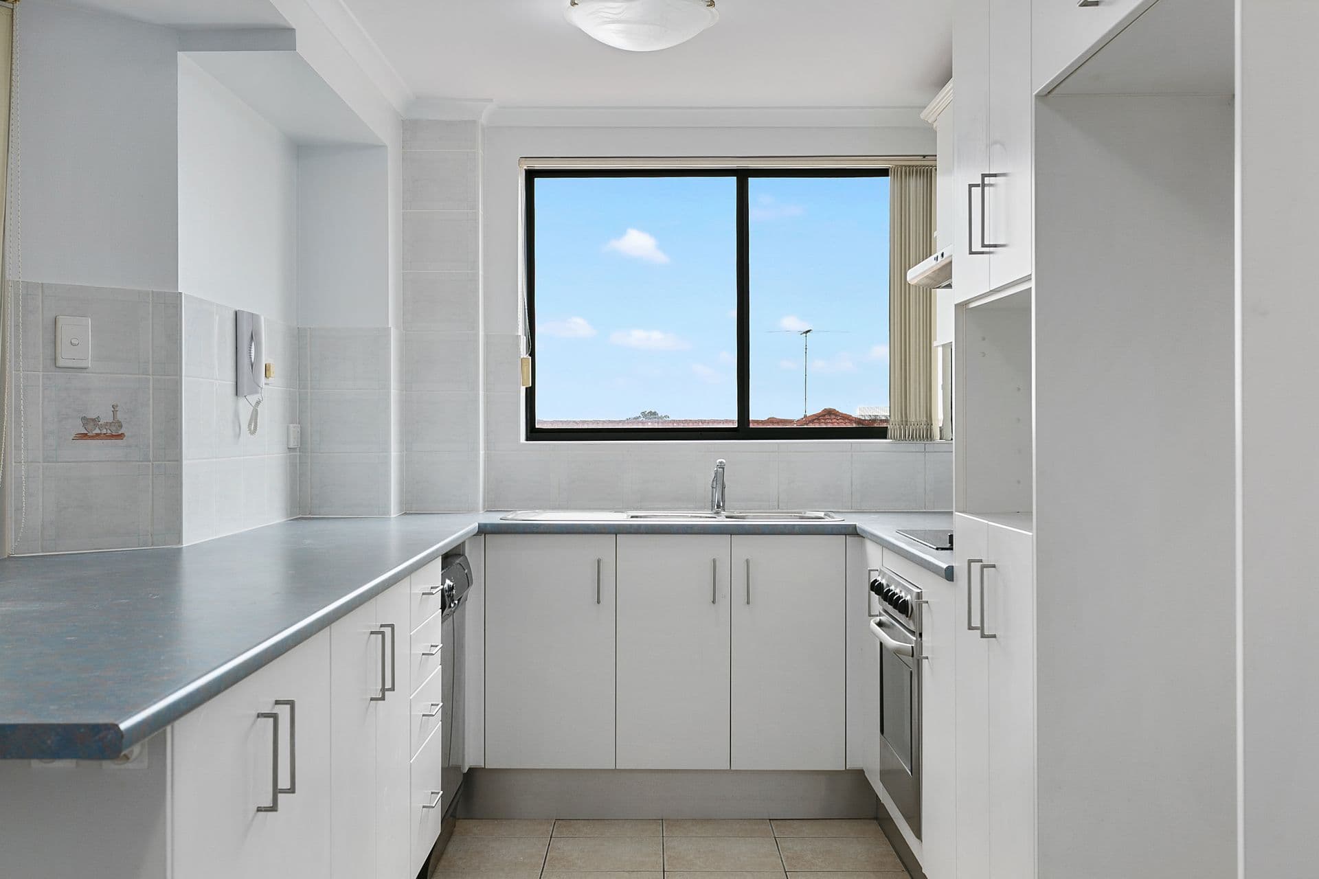 12/17-19 East Parade, Sutherland, NSW, 2232, Sutherland - Thumbnail 2