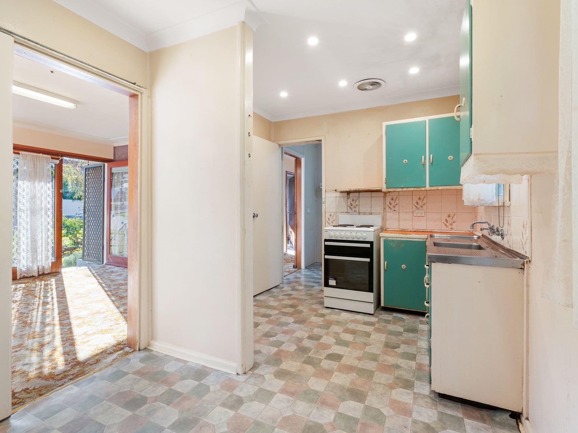 122 Novara Crescent, Jannali, NSW, 2226, Jannali - Thumbnail 3