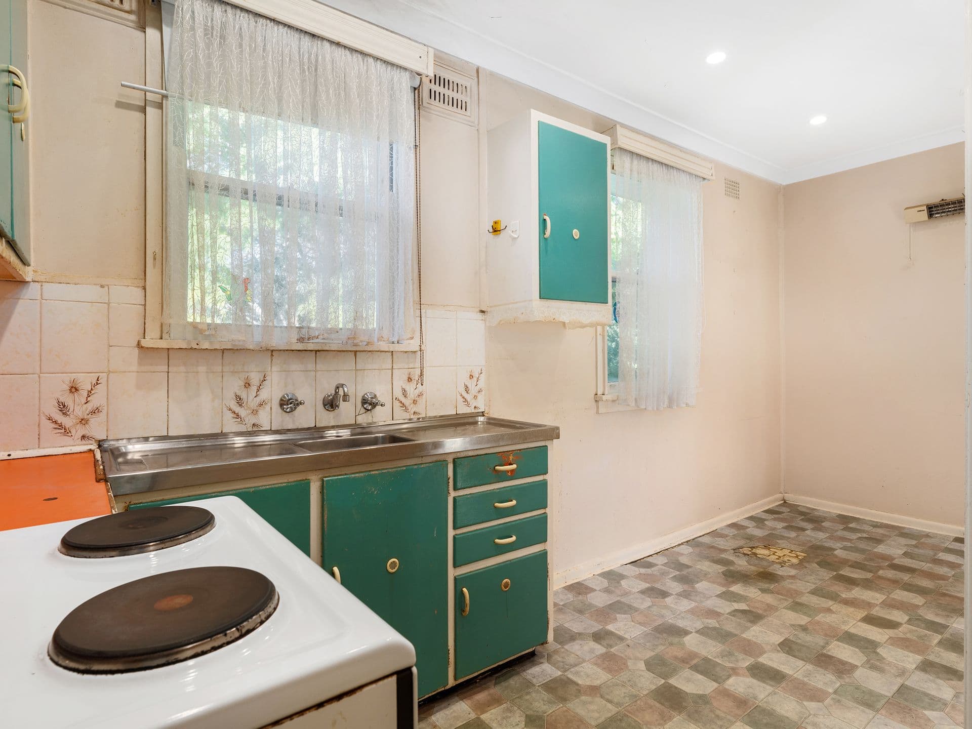122 Novara Crescent, Jannali, NSW, 2226, Jannali - Thumbnail 4