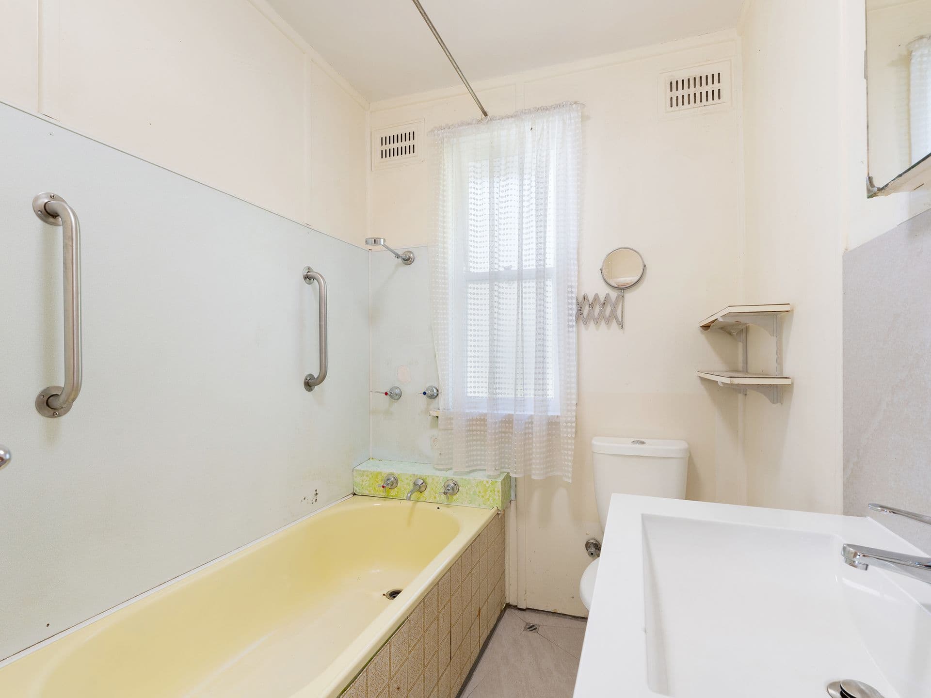 122 Novara Crescent, Jannali, NSW, 2226, Jannali - Thumbnail 7
