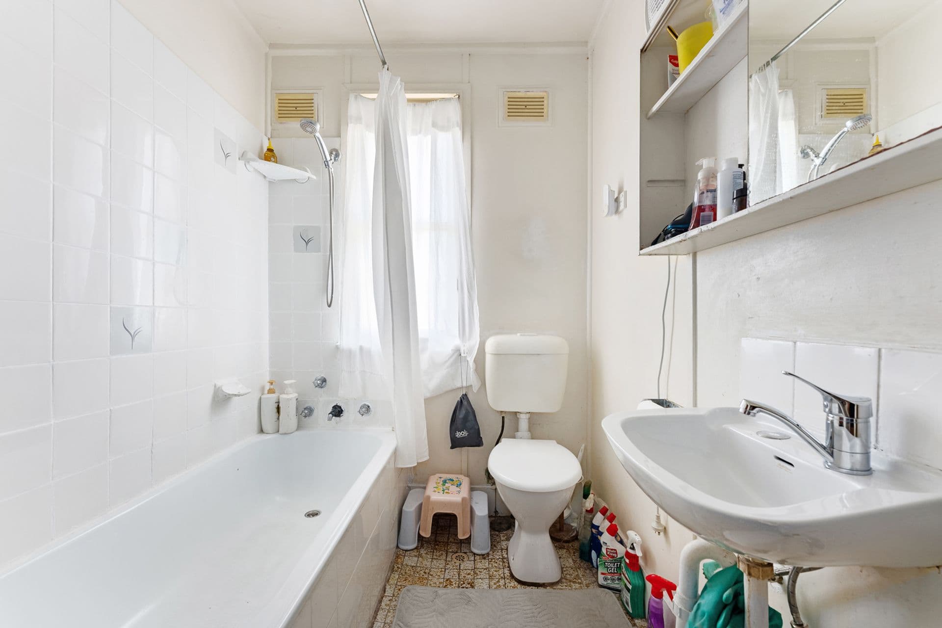 52 Mubo Crescent, Holsworthy, NSW, 2173, Holsworthy - Thumbnail 4