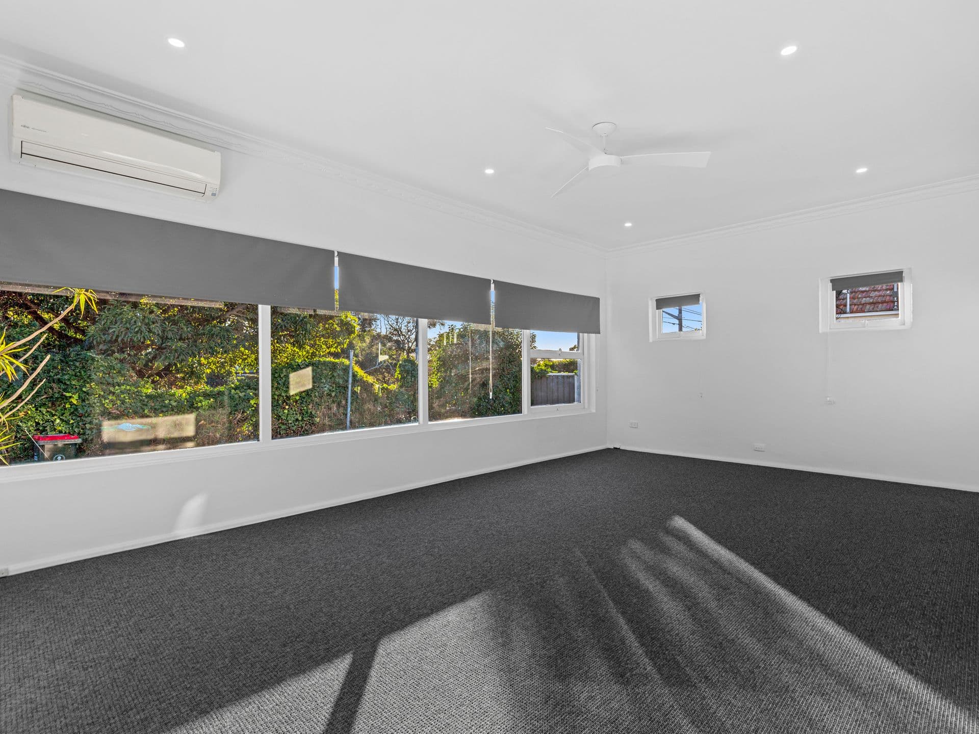 126 The Boulevarde, Caringbah, NSW, 2229, Caringbah - Thumbnail 2