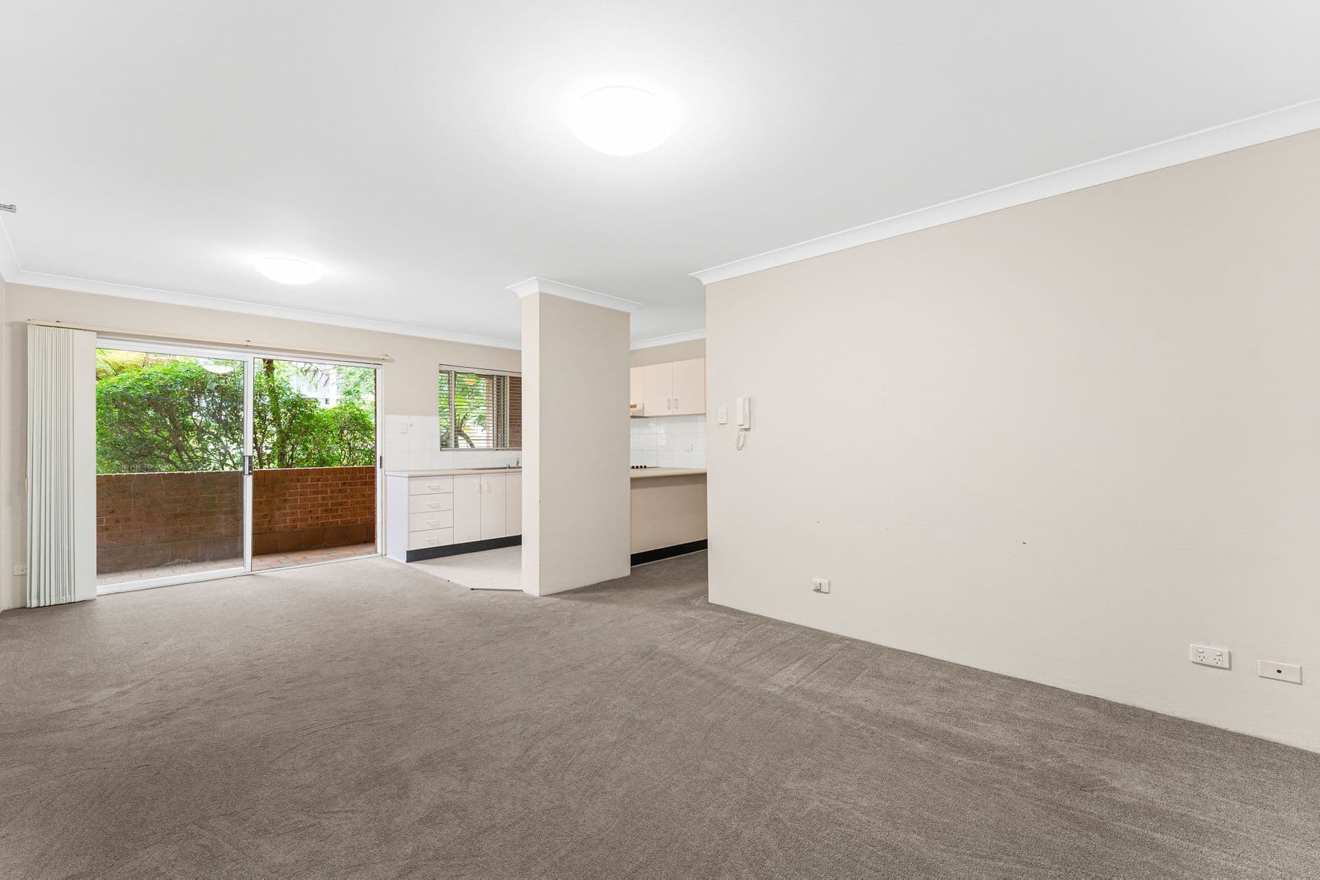 Unit 1/651 Old Princes Highway, Sutherland, NSW, 2232, Sutherland - Thumbnail 2