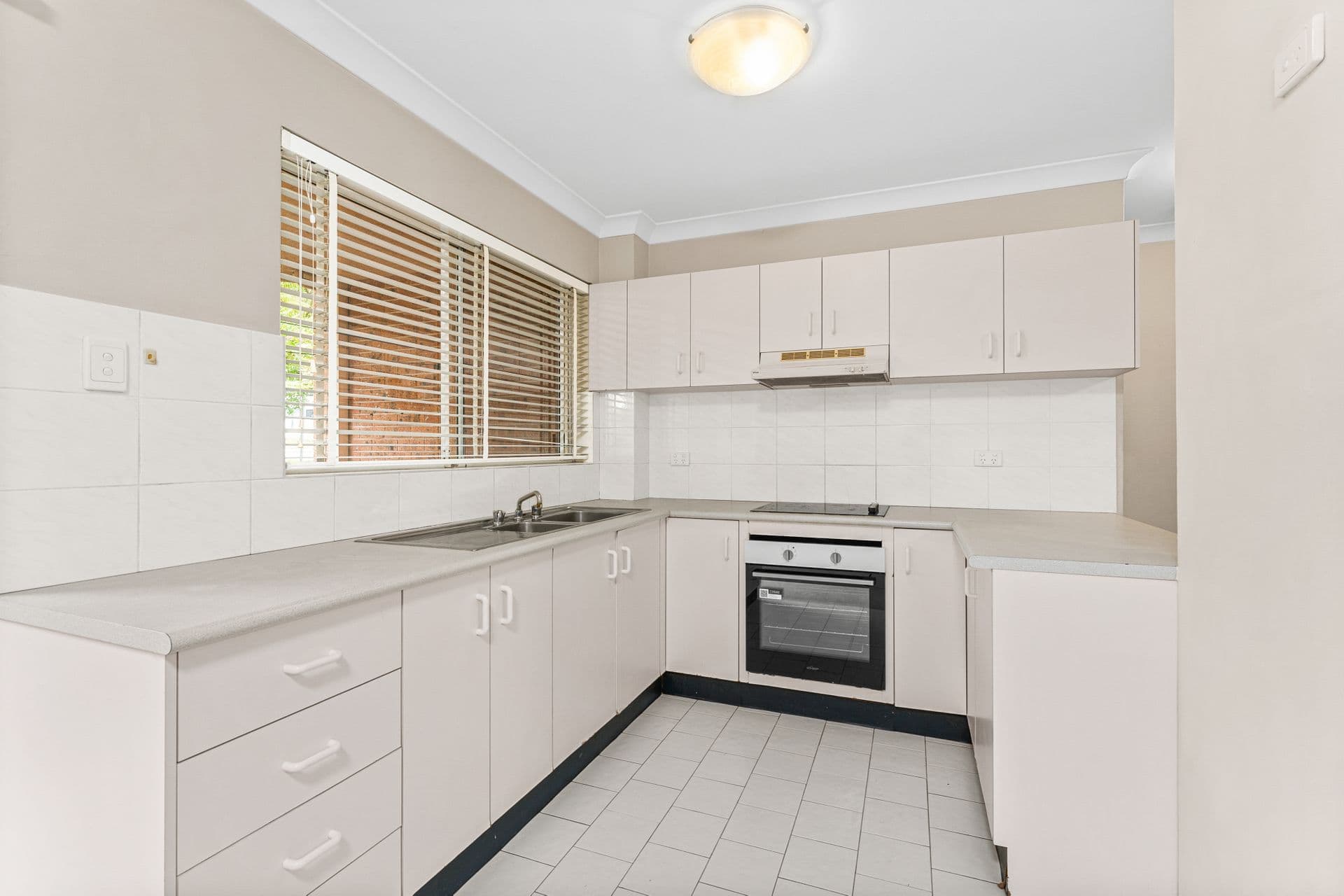 Unit 1/651 Old Princes Highway, Sutherland, NSW, 2232, Sutherland - Thumbnail 3