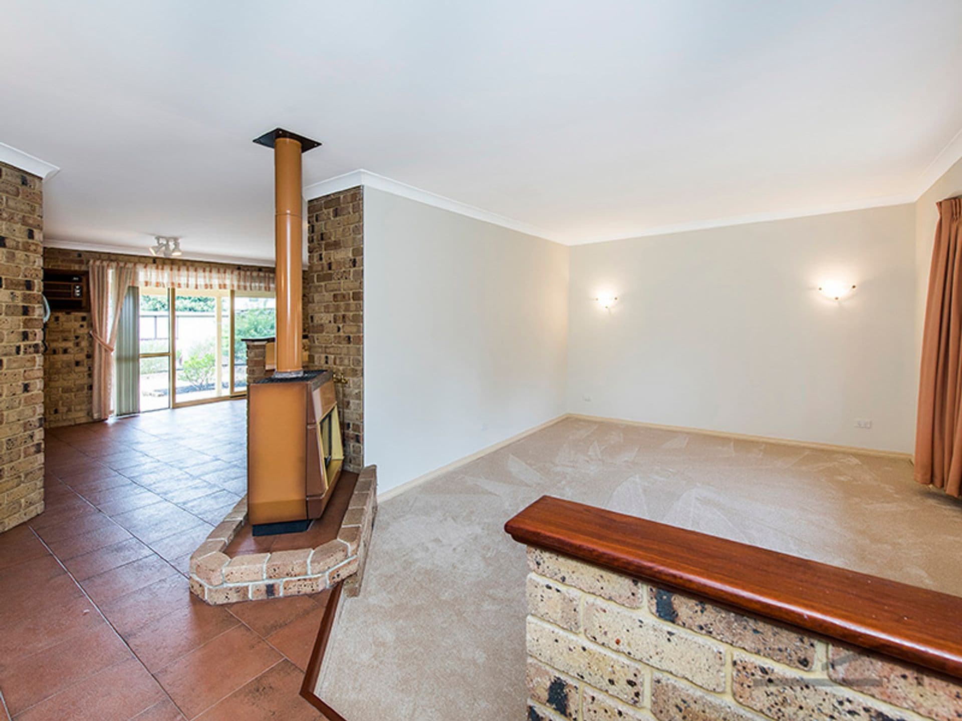 16 Sandford Crescent, Halls Head, WA, 6210, Halls Head - Thumbnail 2