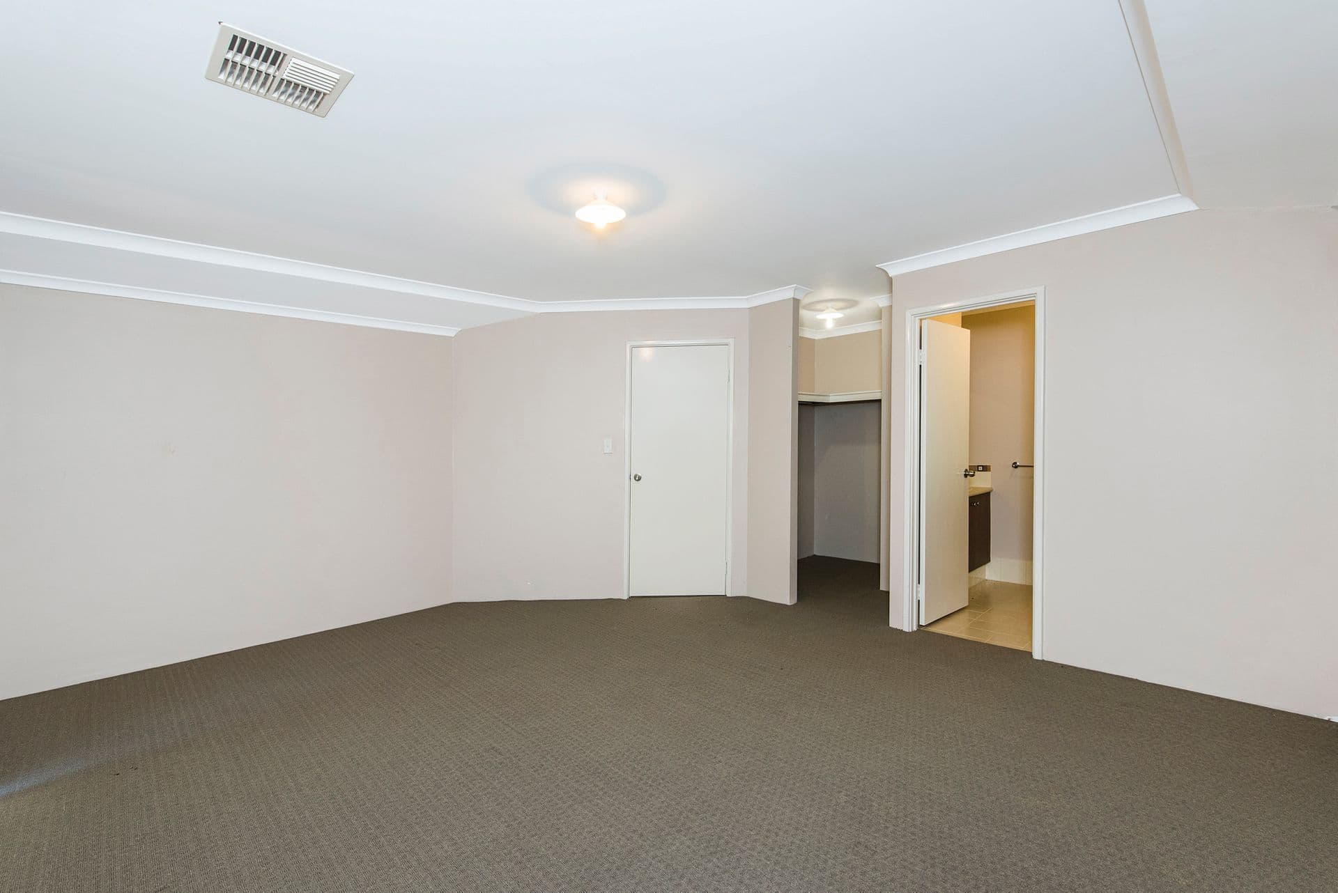 45 Coodanup Drive, Dudley Park, WA, 6210, Dudley Park - Thumbnail 4