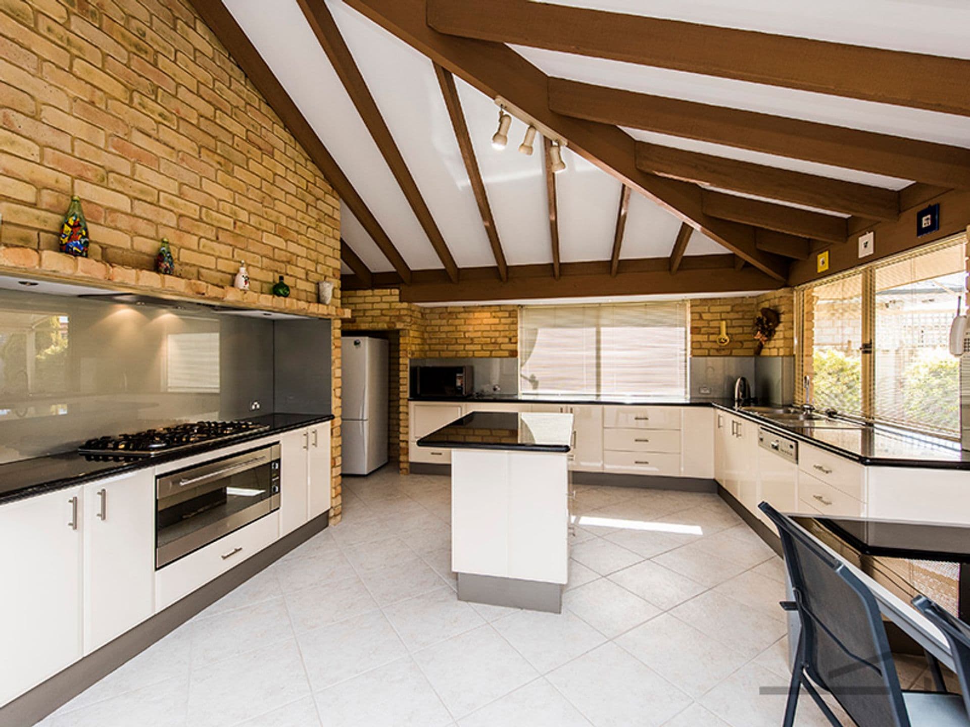 39 Ronsard Drive, San Remo, WA, 6210, San Remo - Thumbnail 3