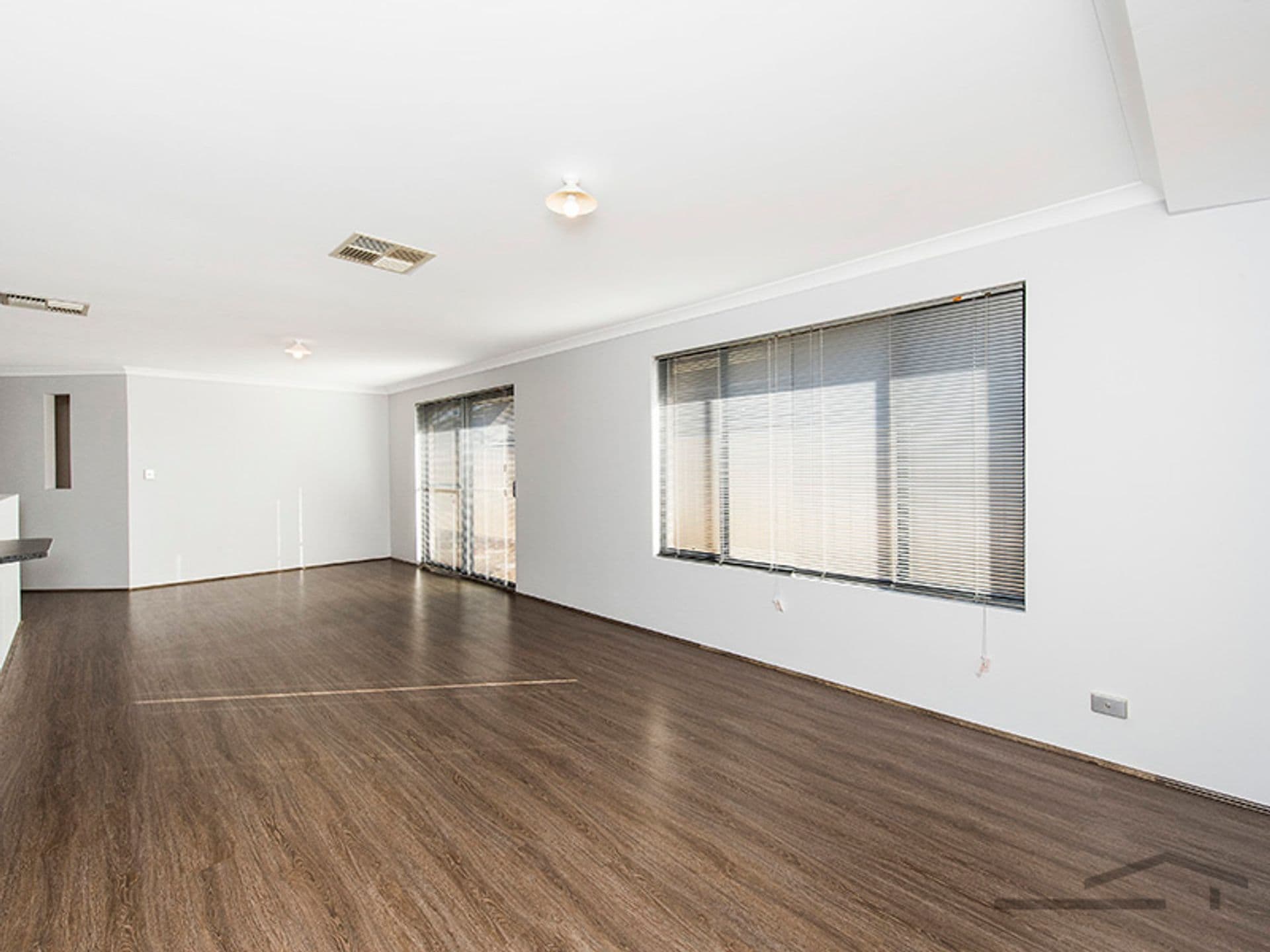 39 Highcliffe Circle, Lakelands, WA, 6180, Lakelands - Thumbnail 5