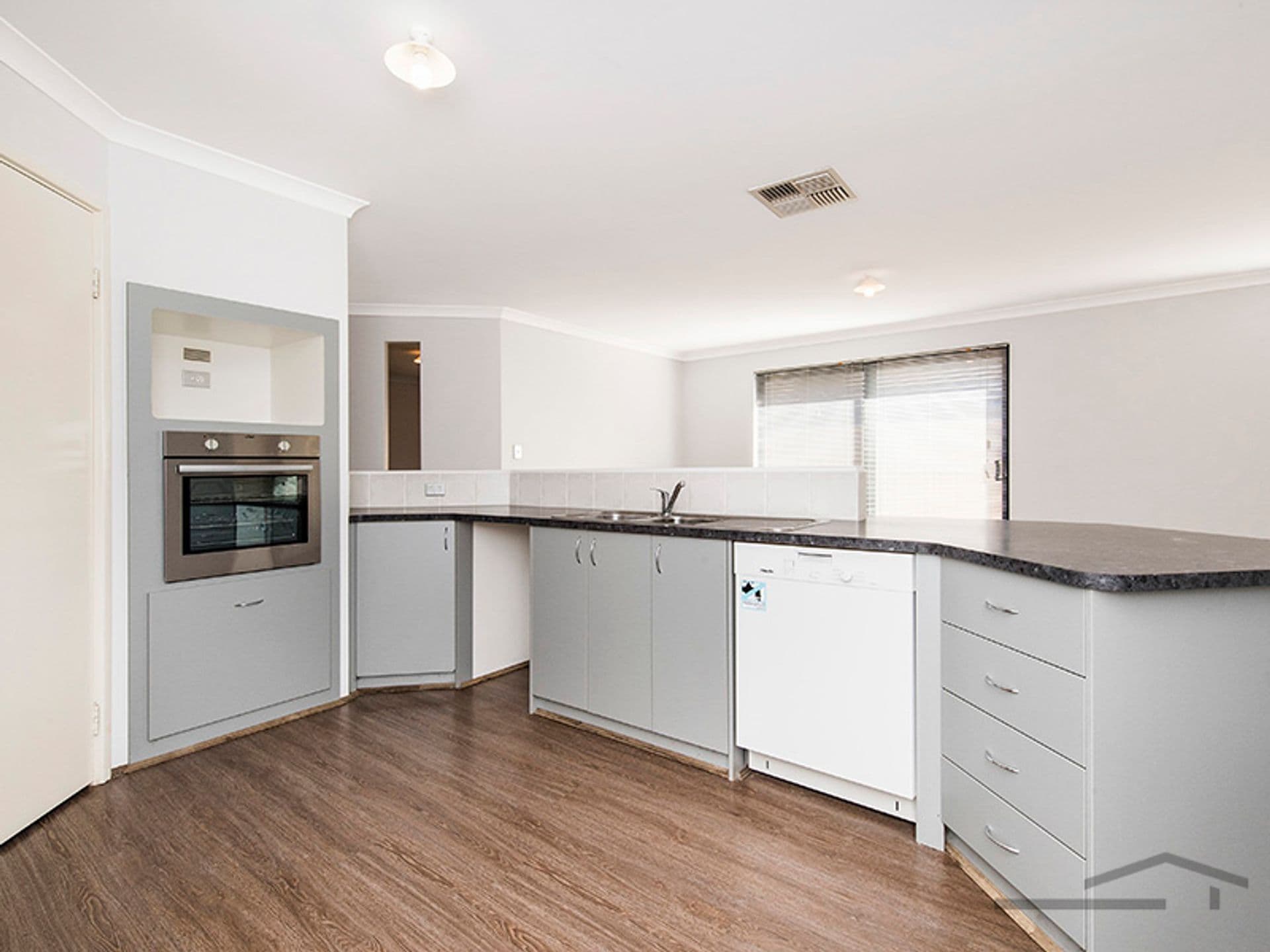 39 Highcliffe Circle, Lakelands, WA, 6180, Lakelands - Thumbnail 7