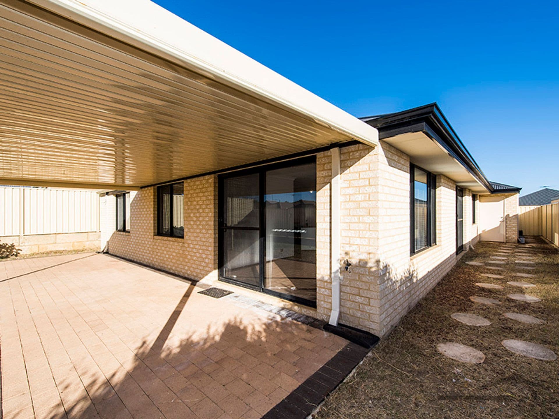 39 Highcliffe Circle, Lakelands, WA, 6180, Lakelands - Thumbnail 8