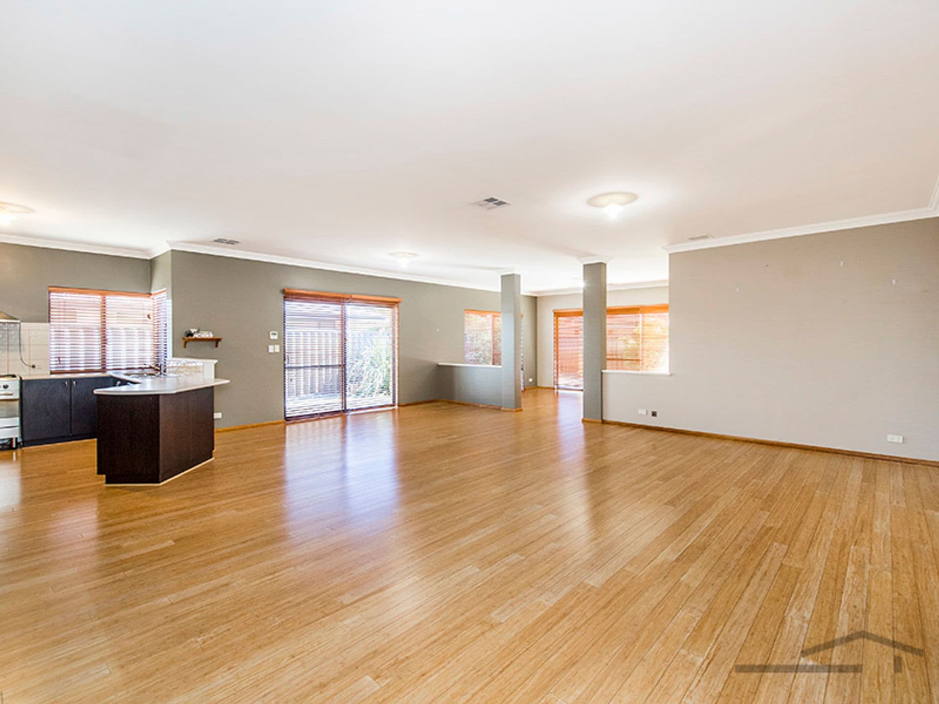 4 Flame Tree Loop, Baldivis, WA, 6171, Baldivis - Thumbnail 2