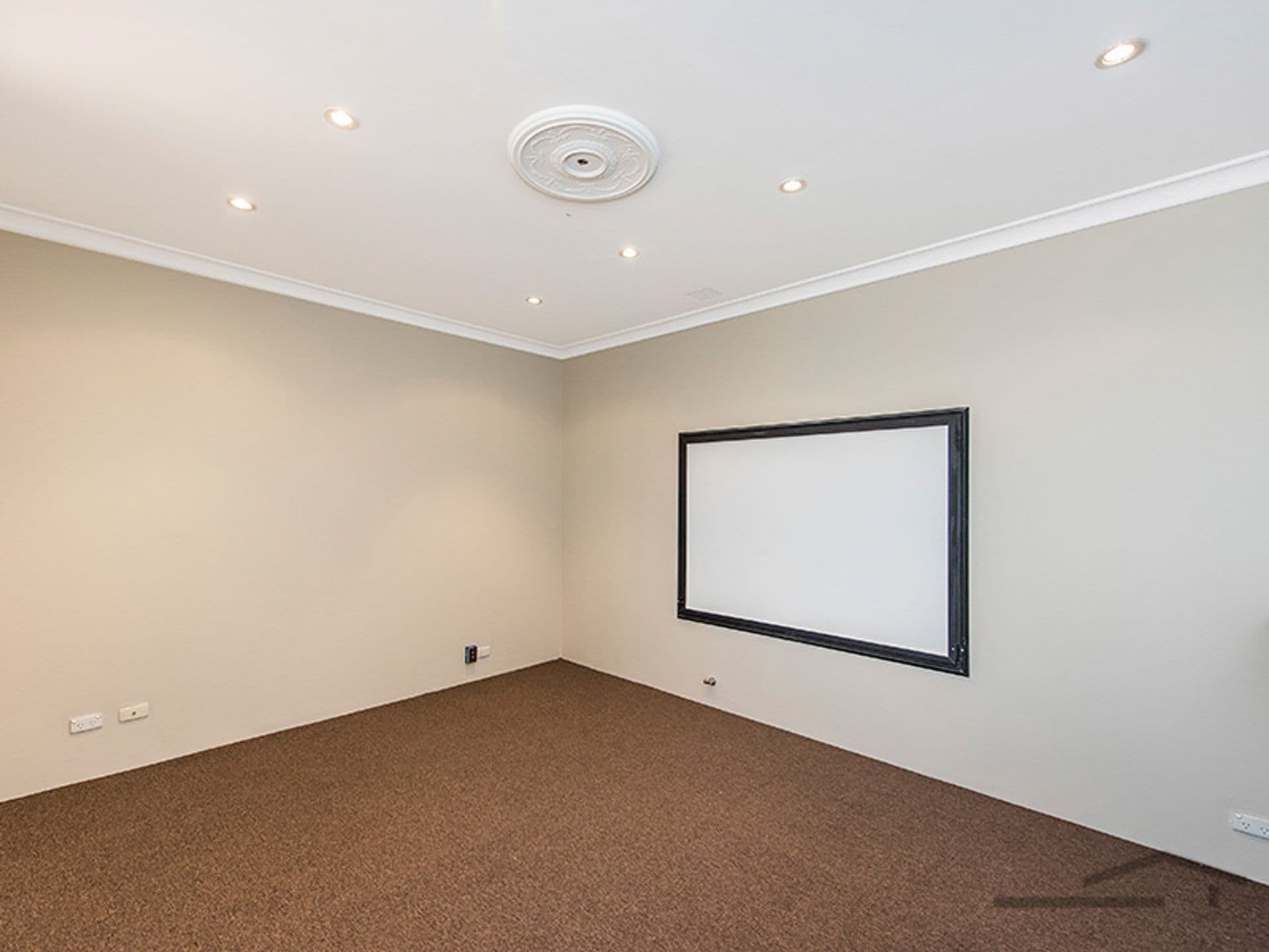 218 McLarty Road, Halls Head, WA, 6210, Halls Head - Thumbnail 3