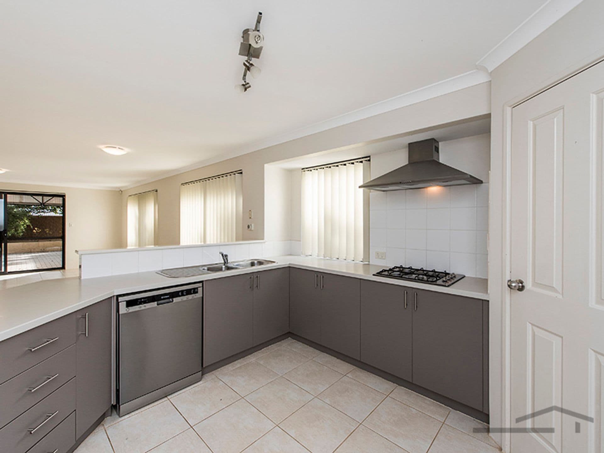 32 Seascapes Boulevard, Halls Head, WA, 6210, Halls Head - Thumbnail 3