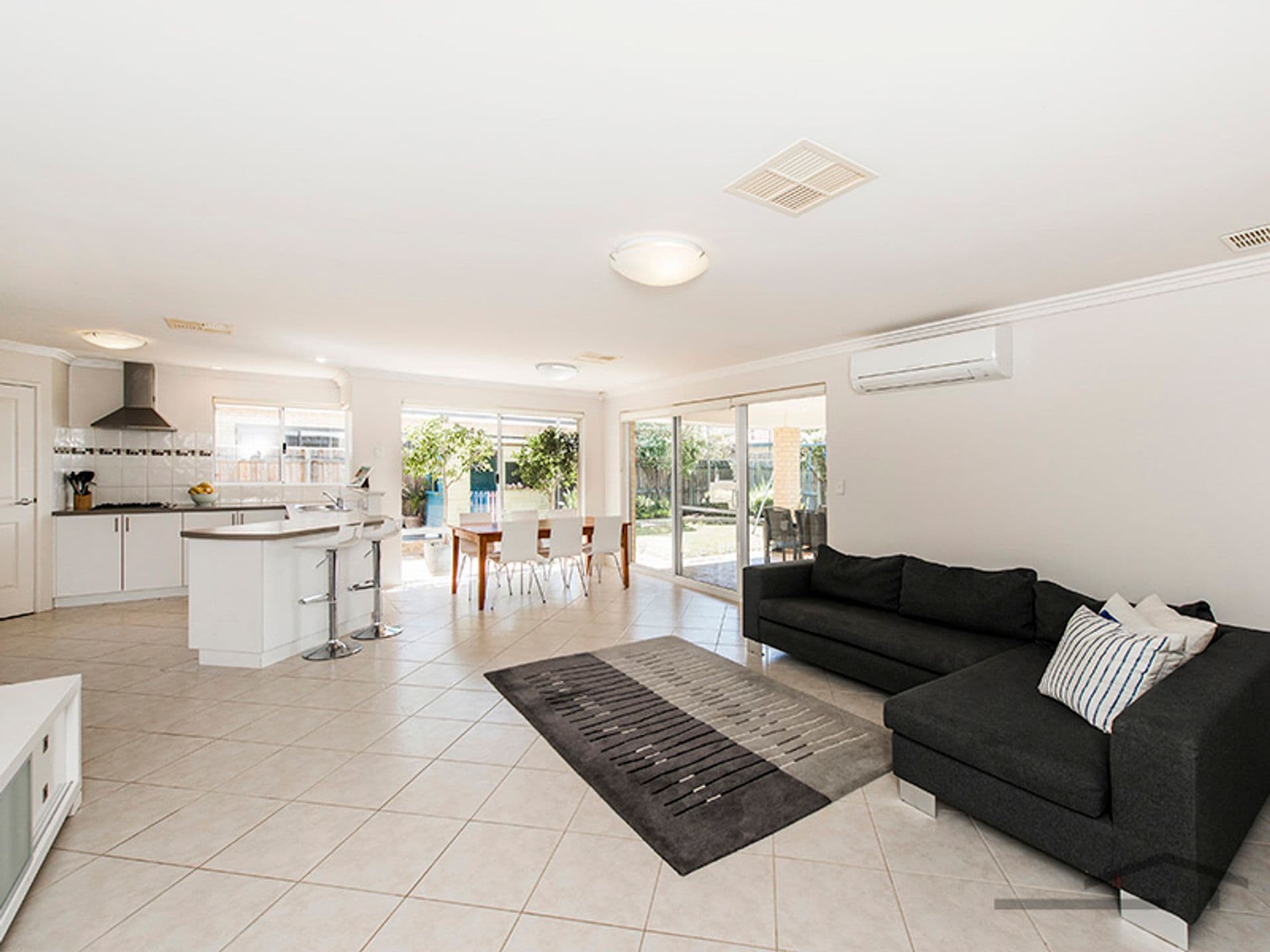 19 Lomatia Ramble, Halls Head, WA, 6210, Halls Head - Thumbnail 5