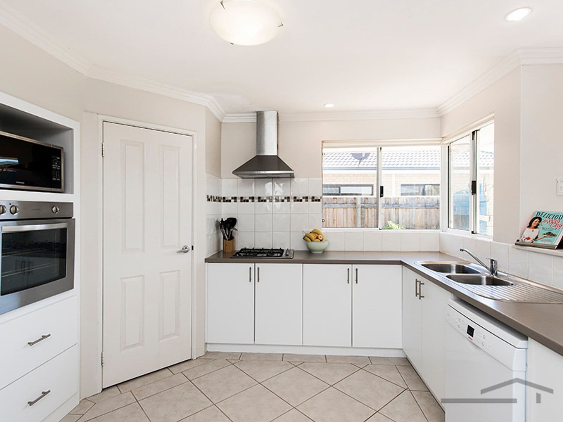 19 Lomatia Ramble, Halls Head, WA, 6210, Halls Head - Thumbnail 7