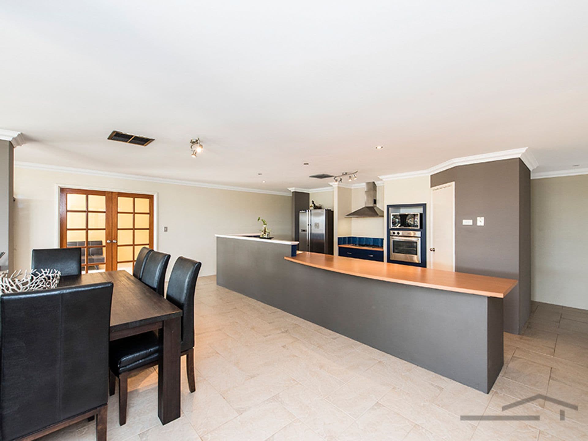 15 Waratah Circle, Halls Head, WA, 6210, Halls Head - Thumbnail 3
