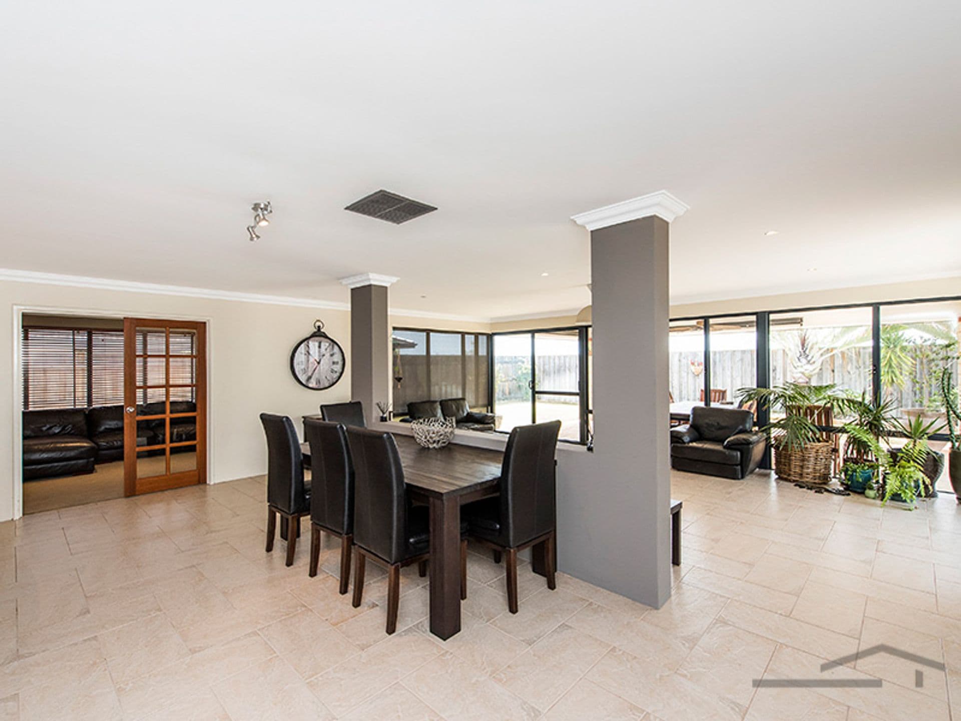 15 Waratah Circle, Halls Head, WA, 6210, Halls Head - Thumbnail 5