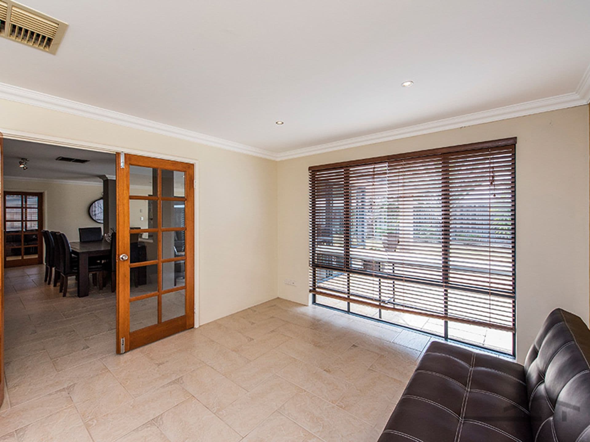 15 Waratah Circle, Halls Head, WA, 6210, Halls Head - Thumbnail 8
