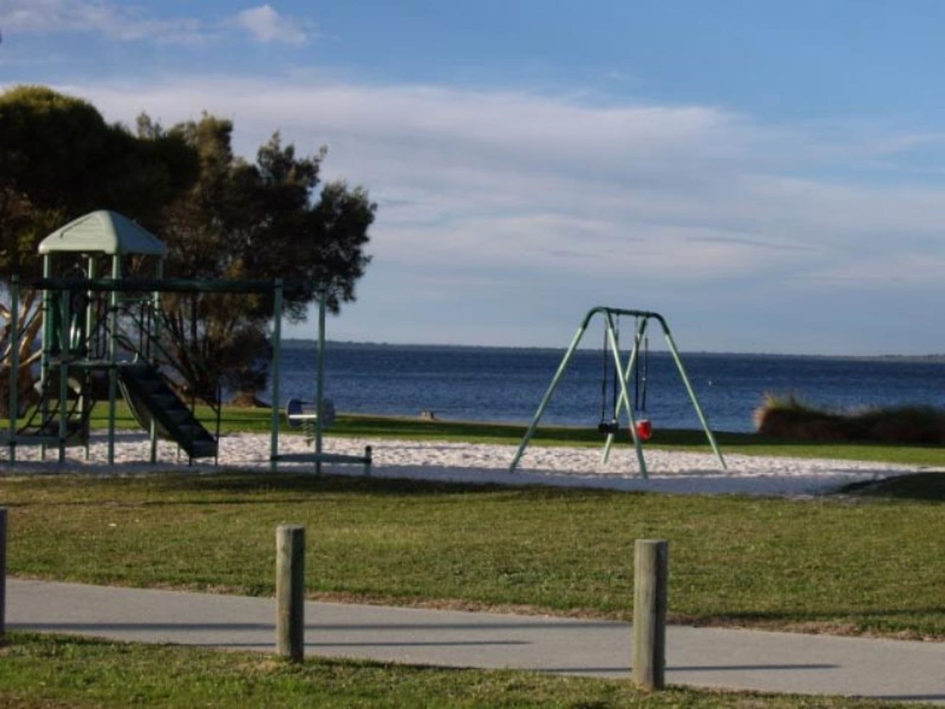 11 Mathew Street, Falcon, WA, 6210, Falcon - Thumbnail 4