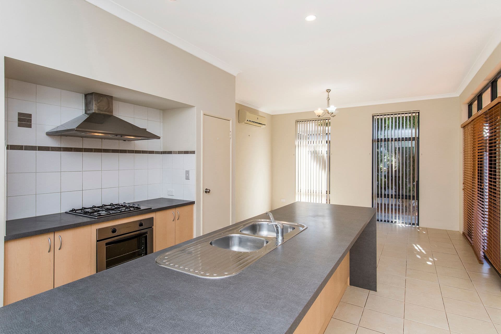 71 Nottely Crescent, Secret Harbour, WA, 6173, Secret Harbour - Thumbnail 7