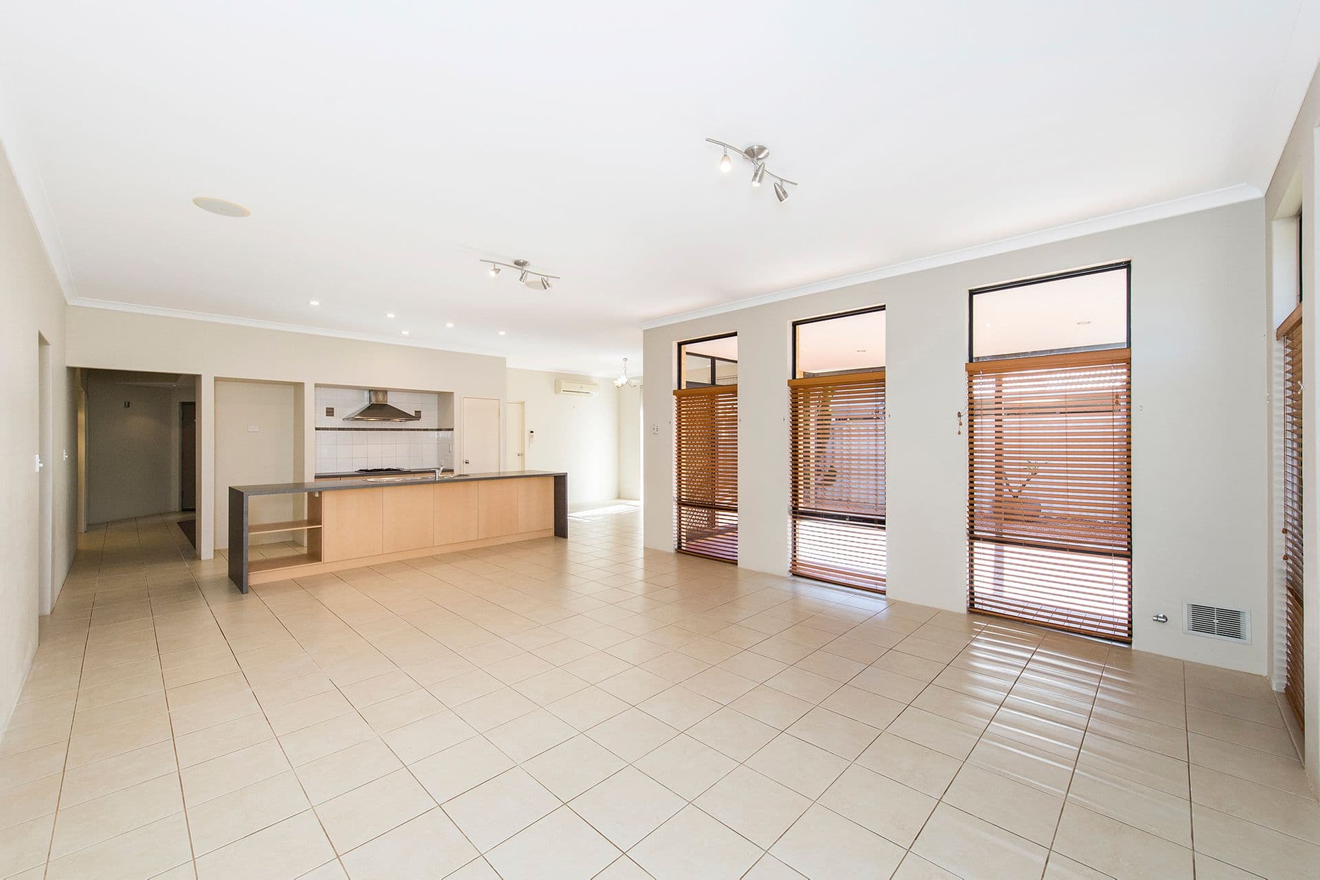 71 Nottely Crescent, Secret Harbour, WA, 6173, Secret Harbour - Thumbnail 8
