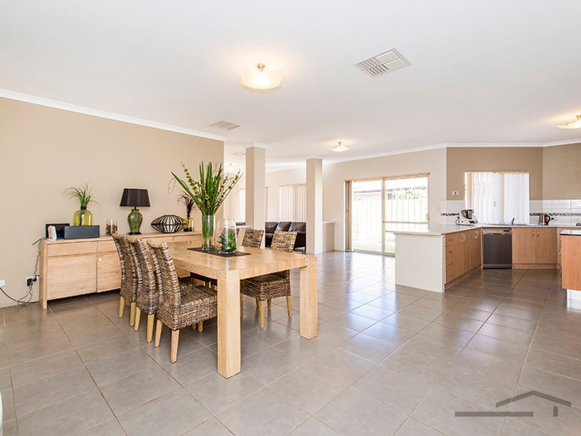 13 Lomatia Ramble, Halls Head, WA, 6210, Halls Head - Thumbnail 2