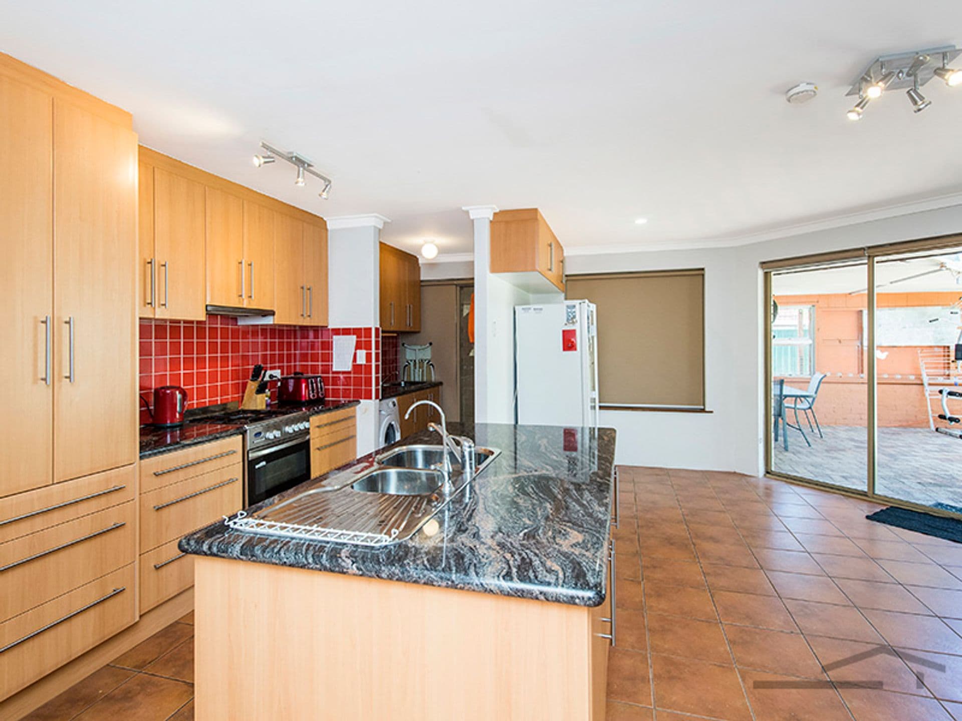 2 Warbrook Place, Coodanup, WA, 6210, Coodanup - Thumbnail 2