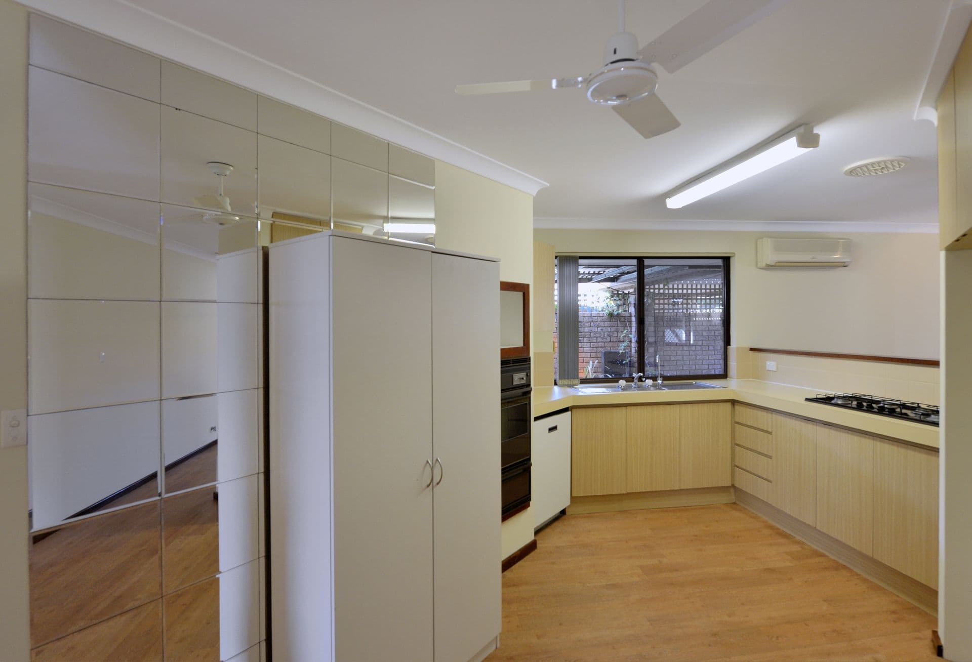 12A Rocklea Place, Silver Sands, WA, 6210, Silver Sands - Thumbnail 6
