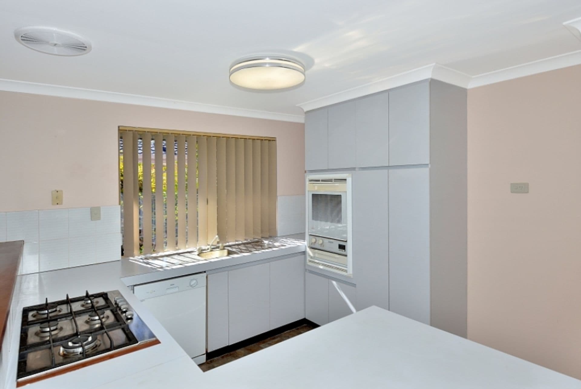 23 Tamarisk Drive, Halls Head, WA, 6210, Halls Head - Thumbnail 6