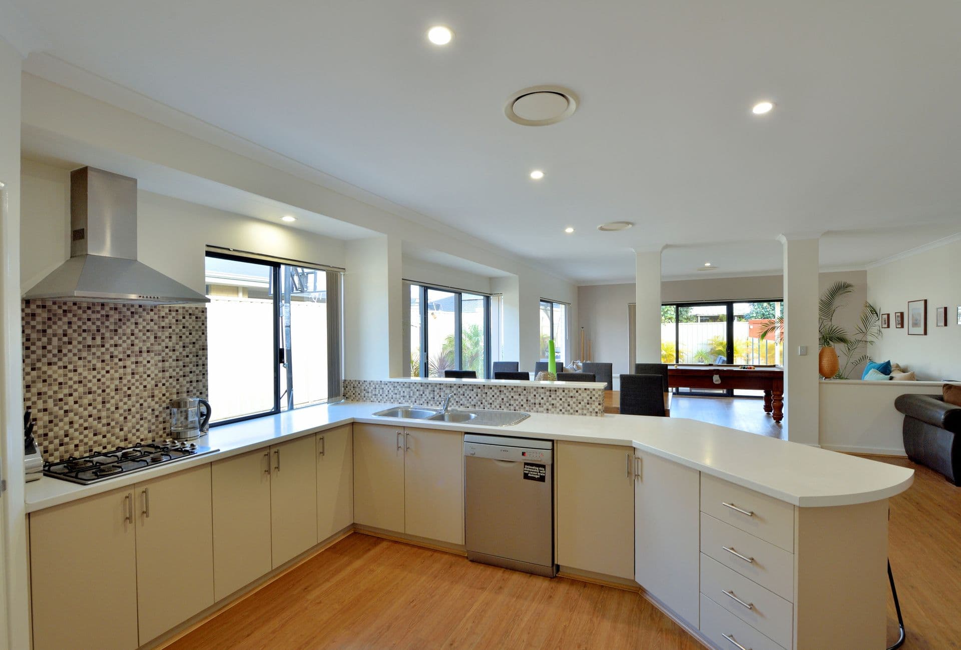 9 Mawson Grange, Lakelands, WA, 6180, Lakelands - Thumbnail 7