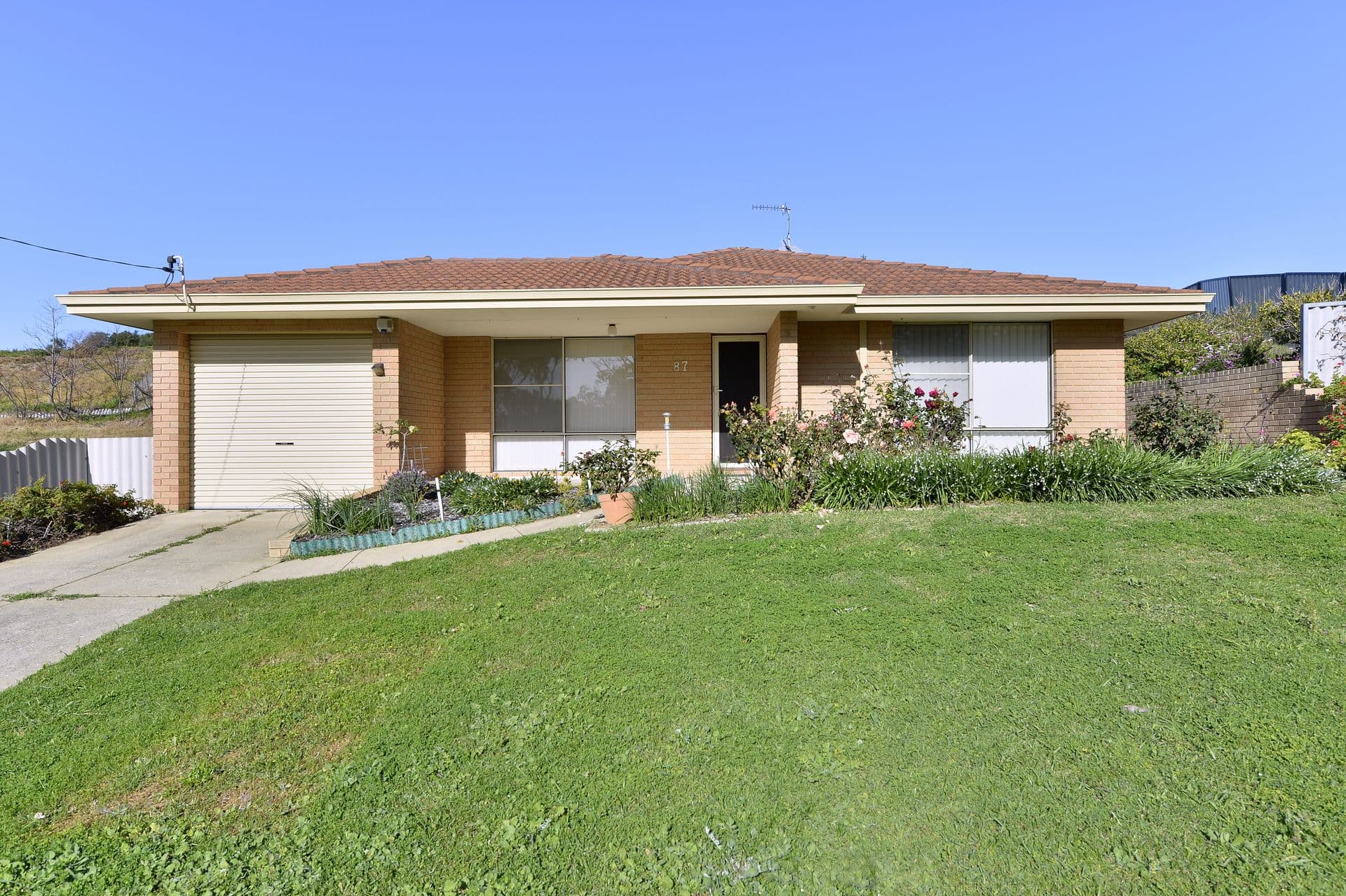87 Leighton Road, Halls Head, WA, 6210, Halls Head - Thumbnail 2