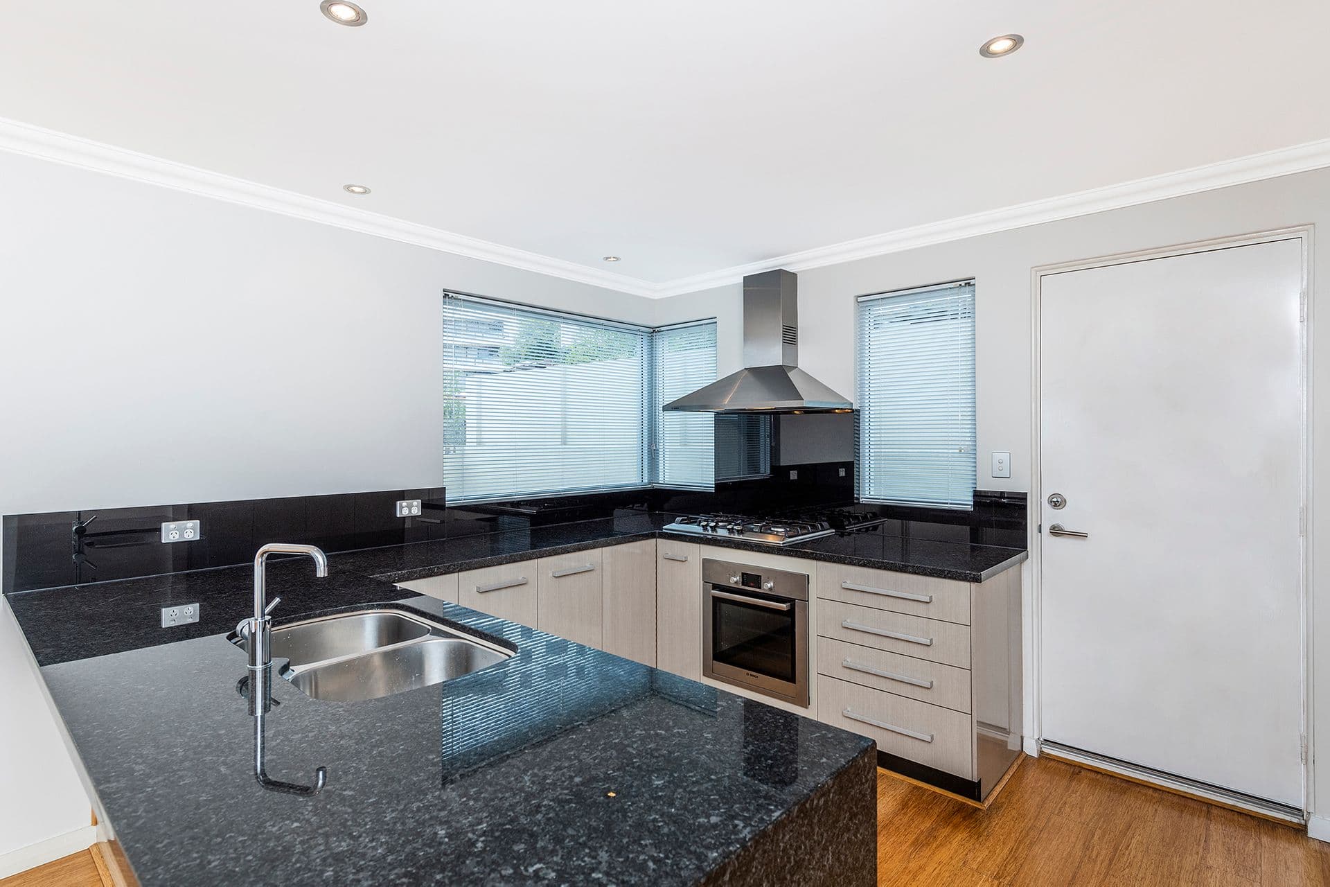 21D Oversby Street, Halls Head, WA, 6210, Halls Head - Thumbnail 3