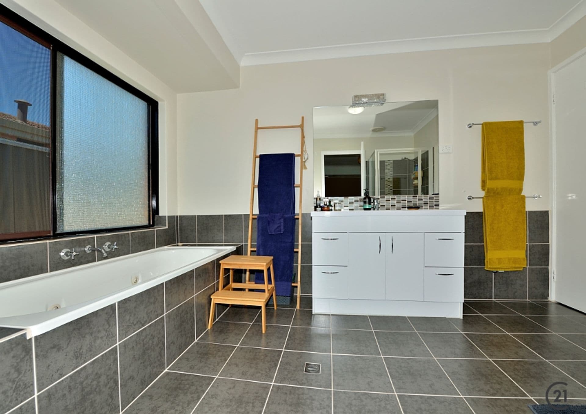 8 Penrith Street, Dudley Park, WA, 6210, Dudley Park - Thumbnail 4