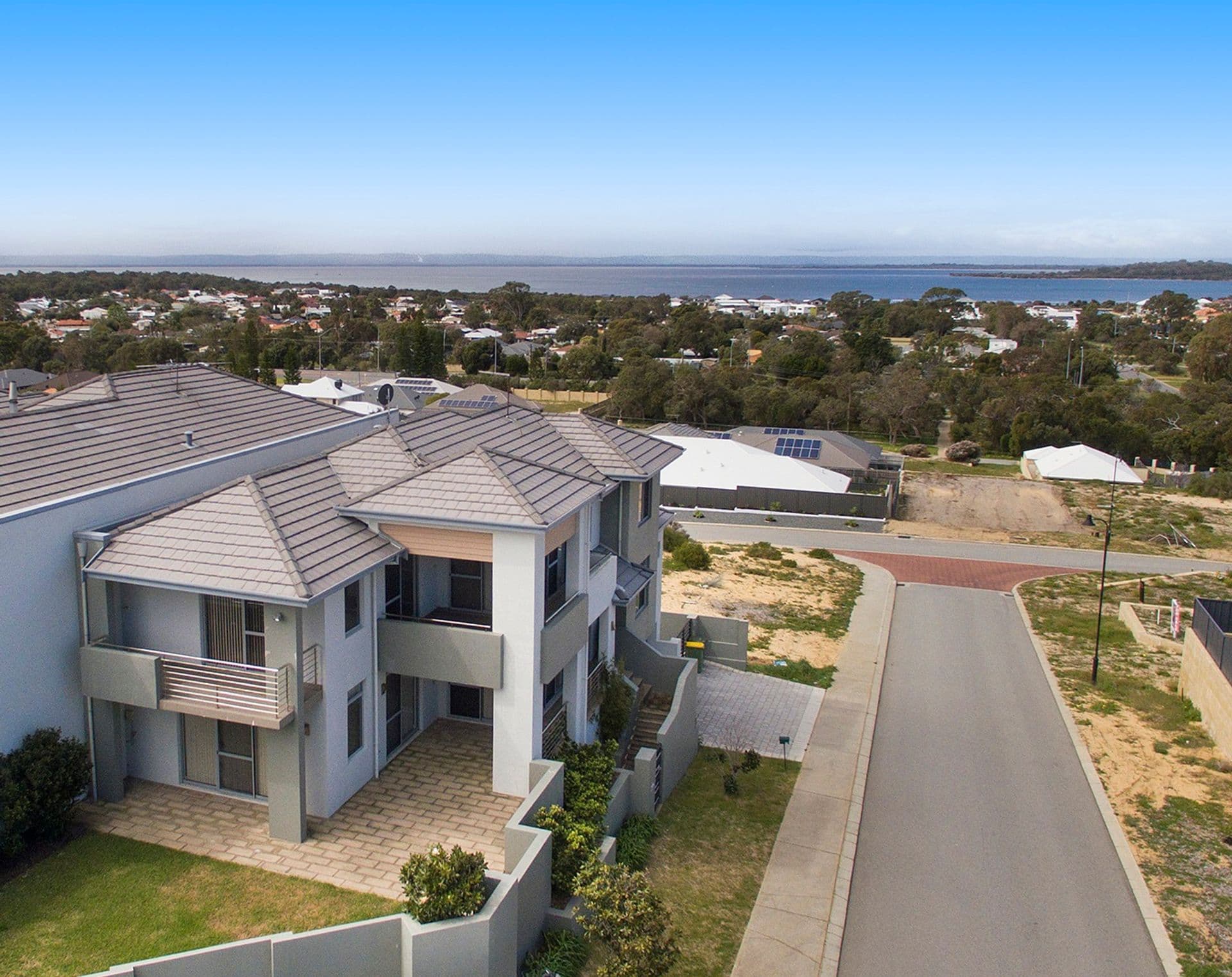18 Caspian Drive, Wannanup, WA, 6210, Wannanup - Thumbnail 3